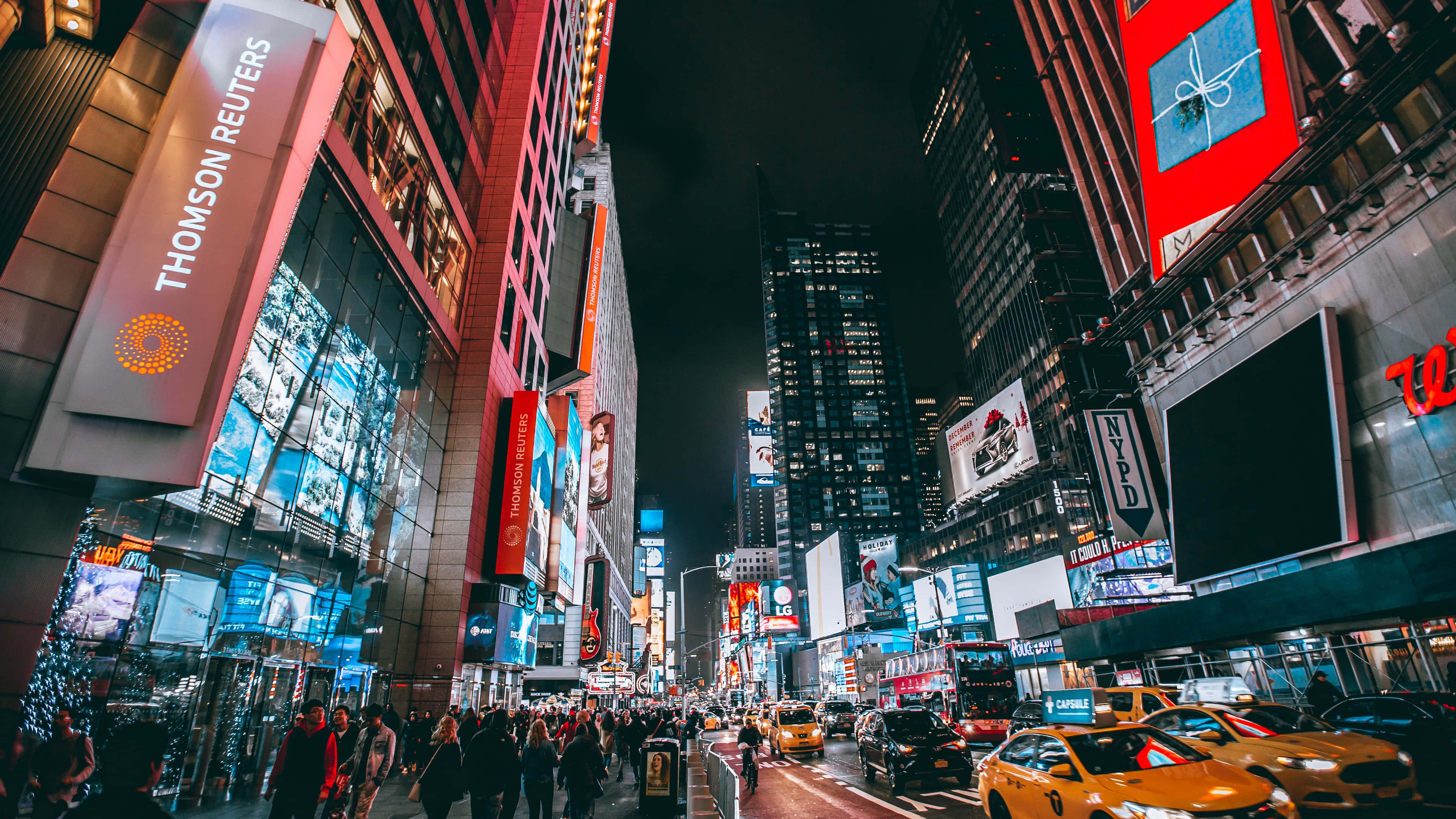 4K New York City Night, bustling street, night, 4K Desktop Wallpaper