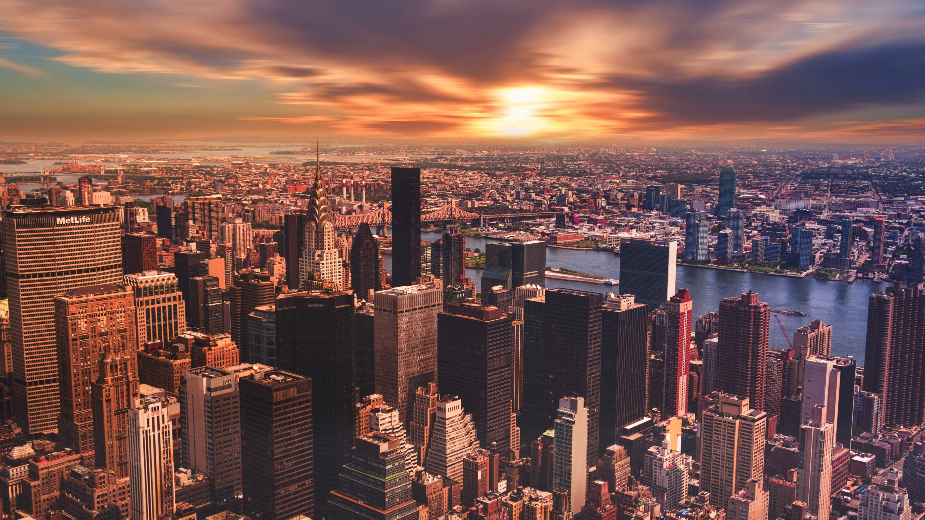 New York City, sunset, golden light, 4K Desktop Wallpaper