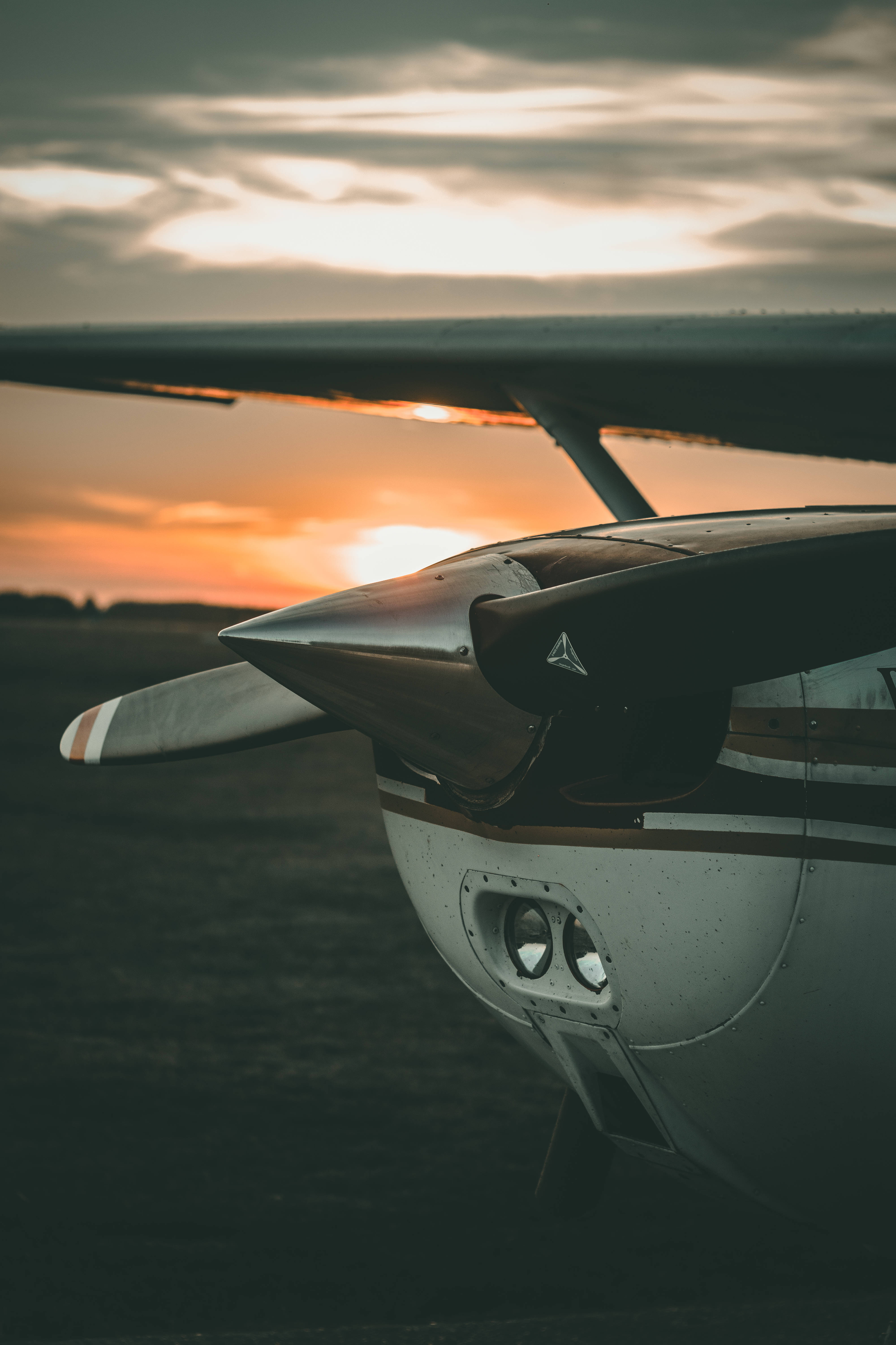 4K Plane, front rotor blade, vintage propeller airplane, 5K Phone Wallpaper