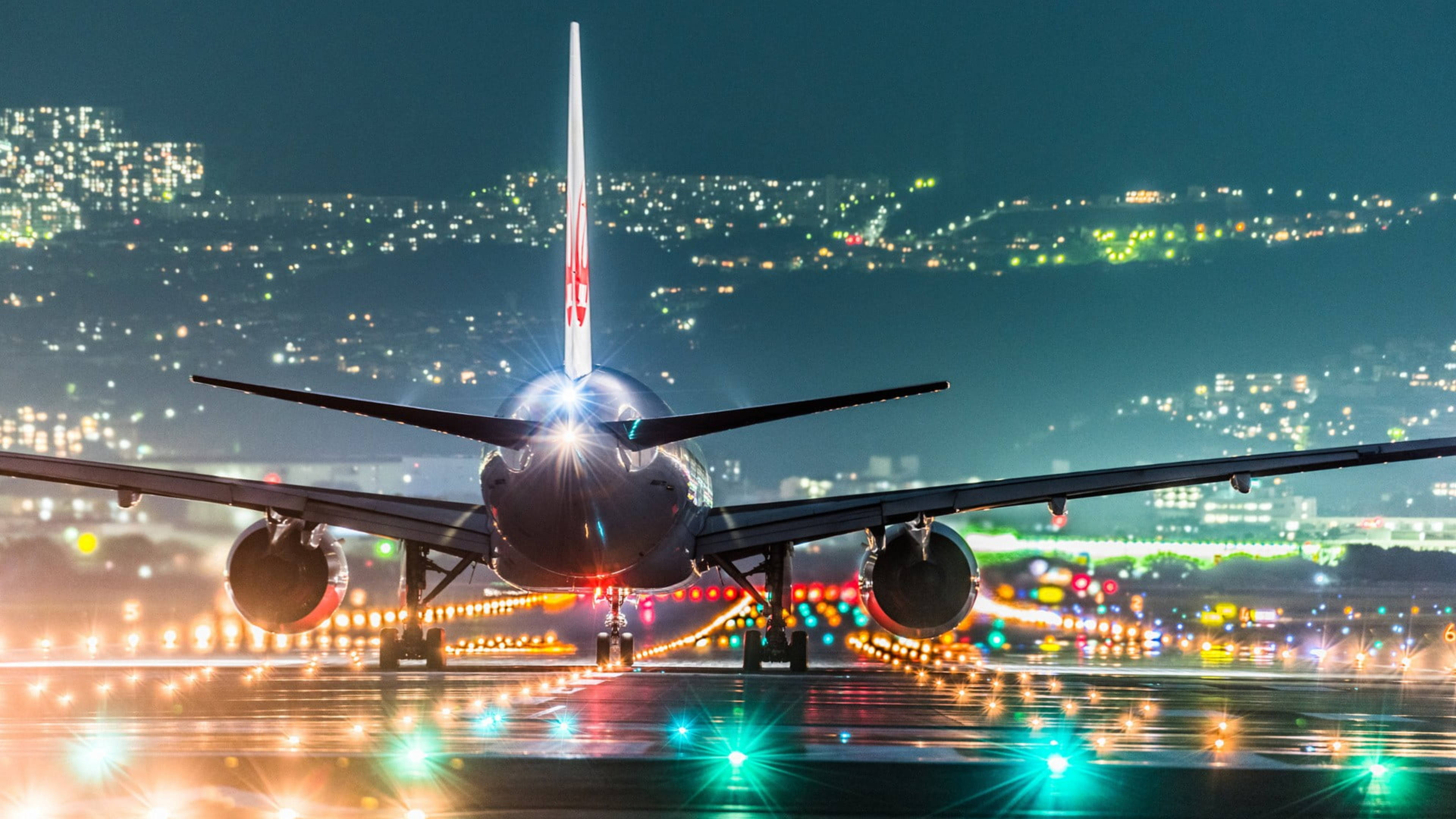 airplane, wet runway, night, 4K Desktop Wallpaper