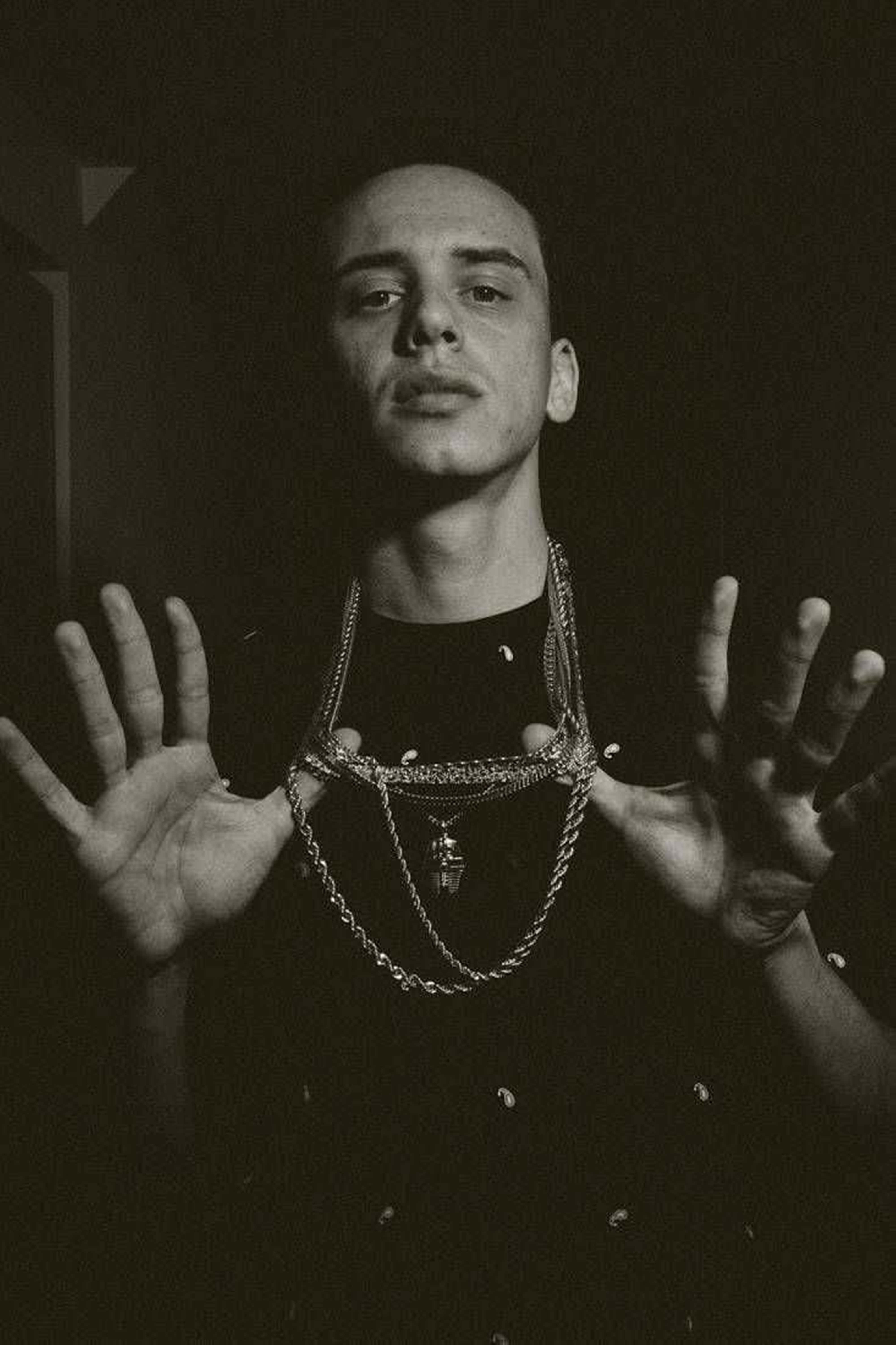 4K Rapper, backstage, black shirt, 5K Phone Wallpaper