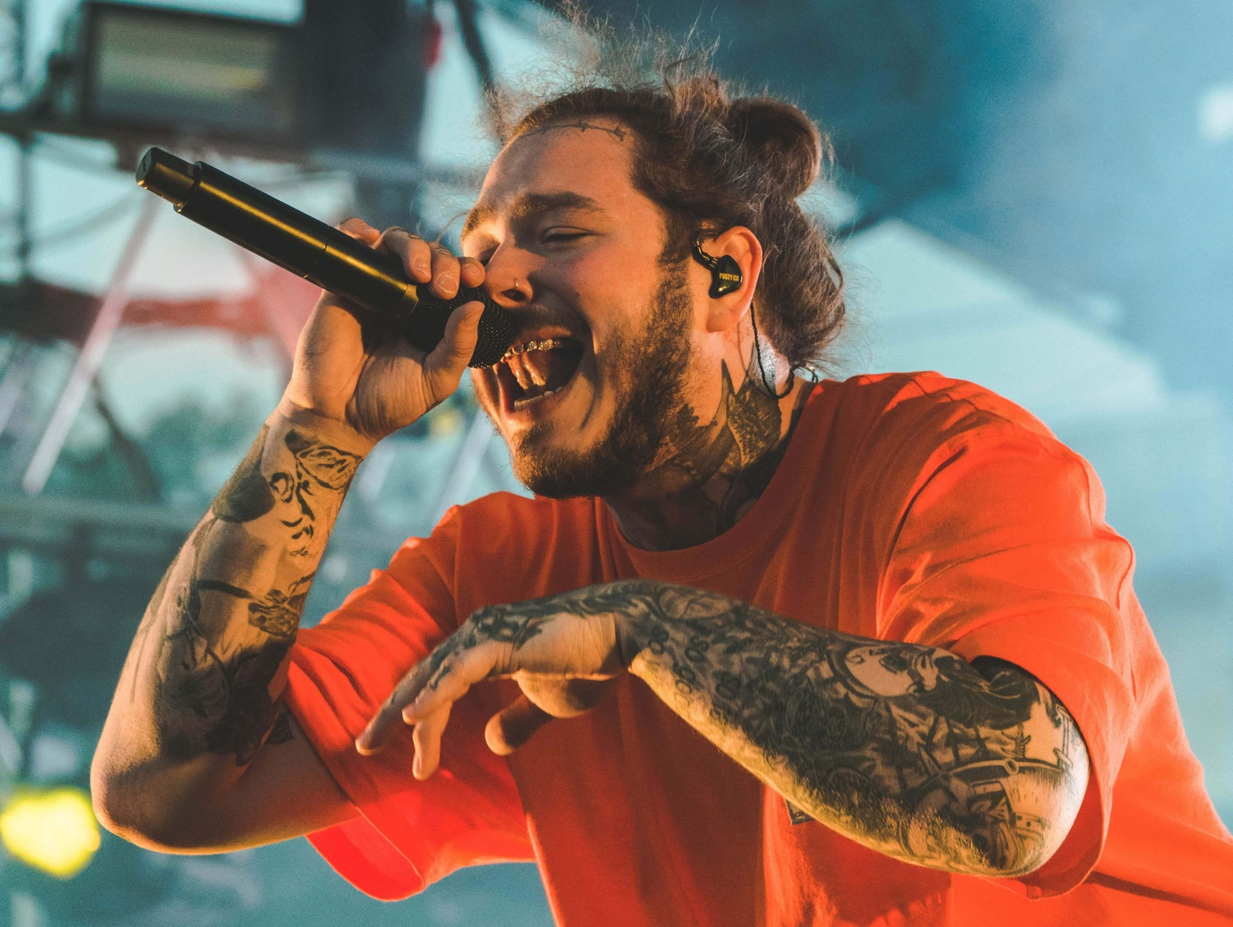 4K Rapper, red shirt, microphone, 4K Desktop Wallpaper