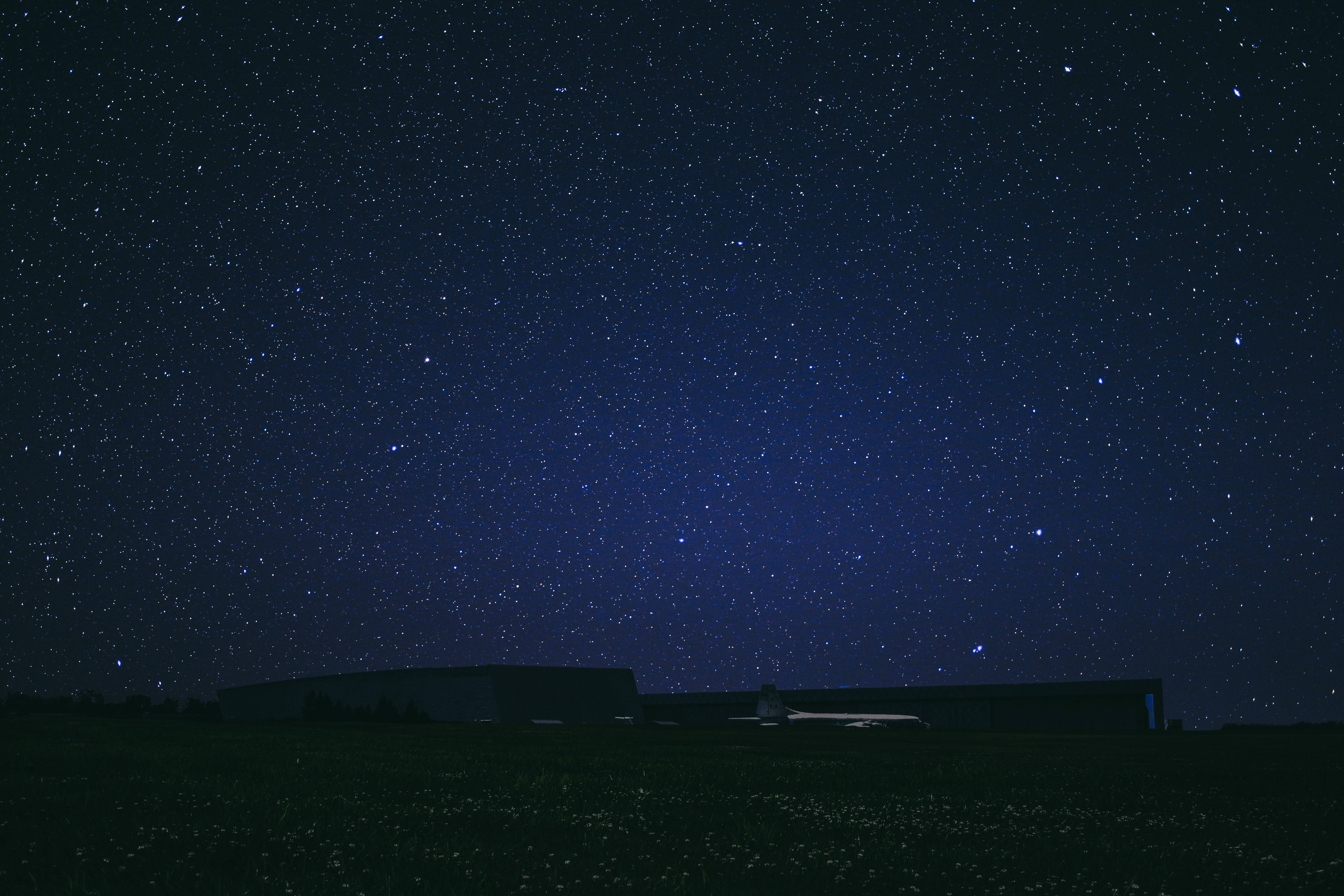 Airport, Night, Starry night sky, 5K Desktop Wallpaper