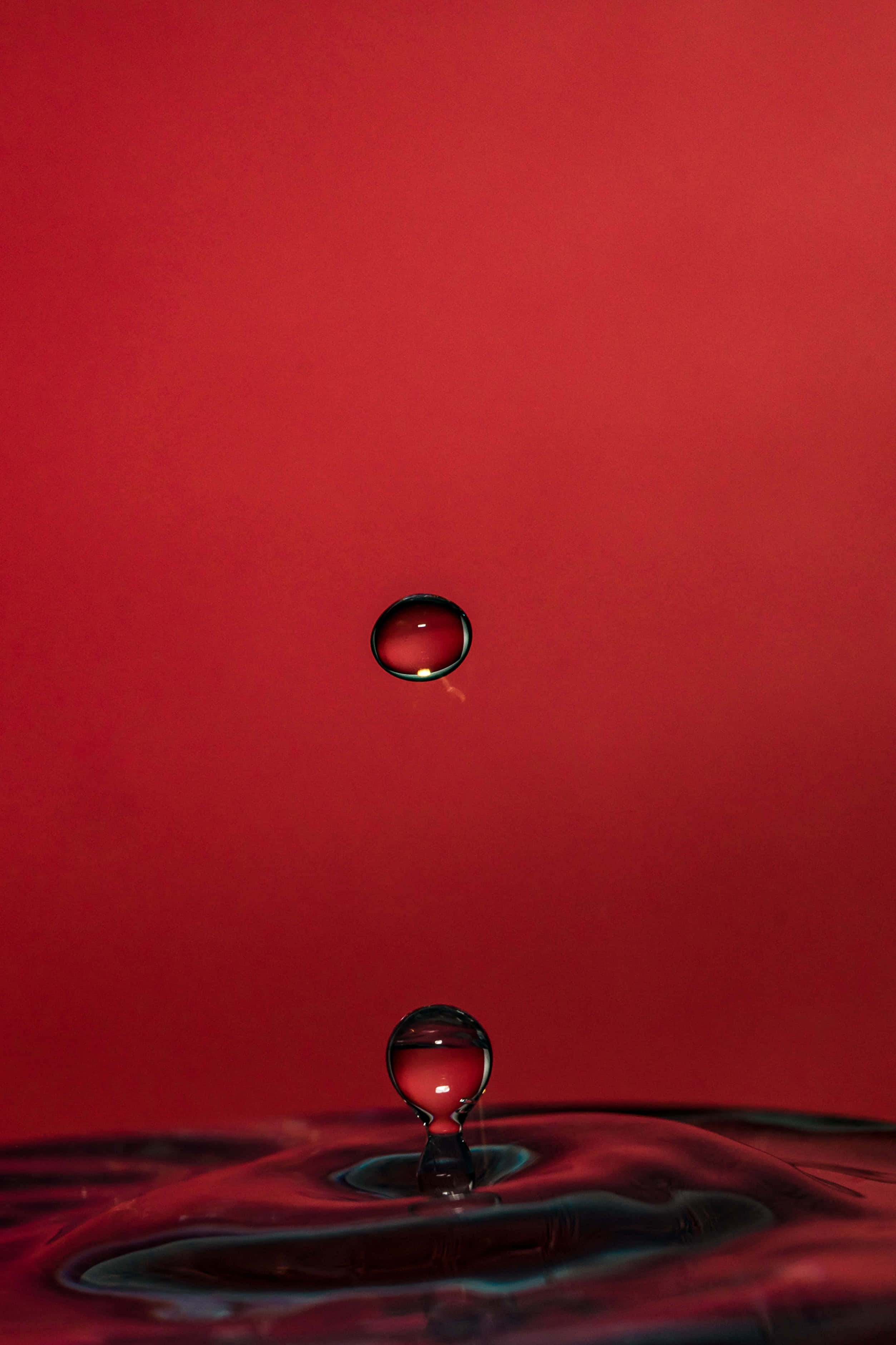 4K Ultra HD Android, water droplet, red background, 2K Phone Wallpaper