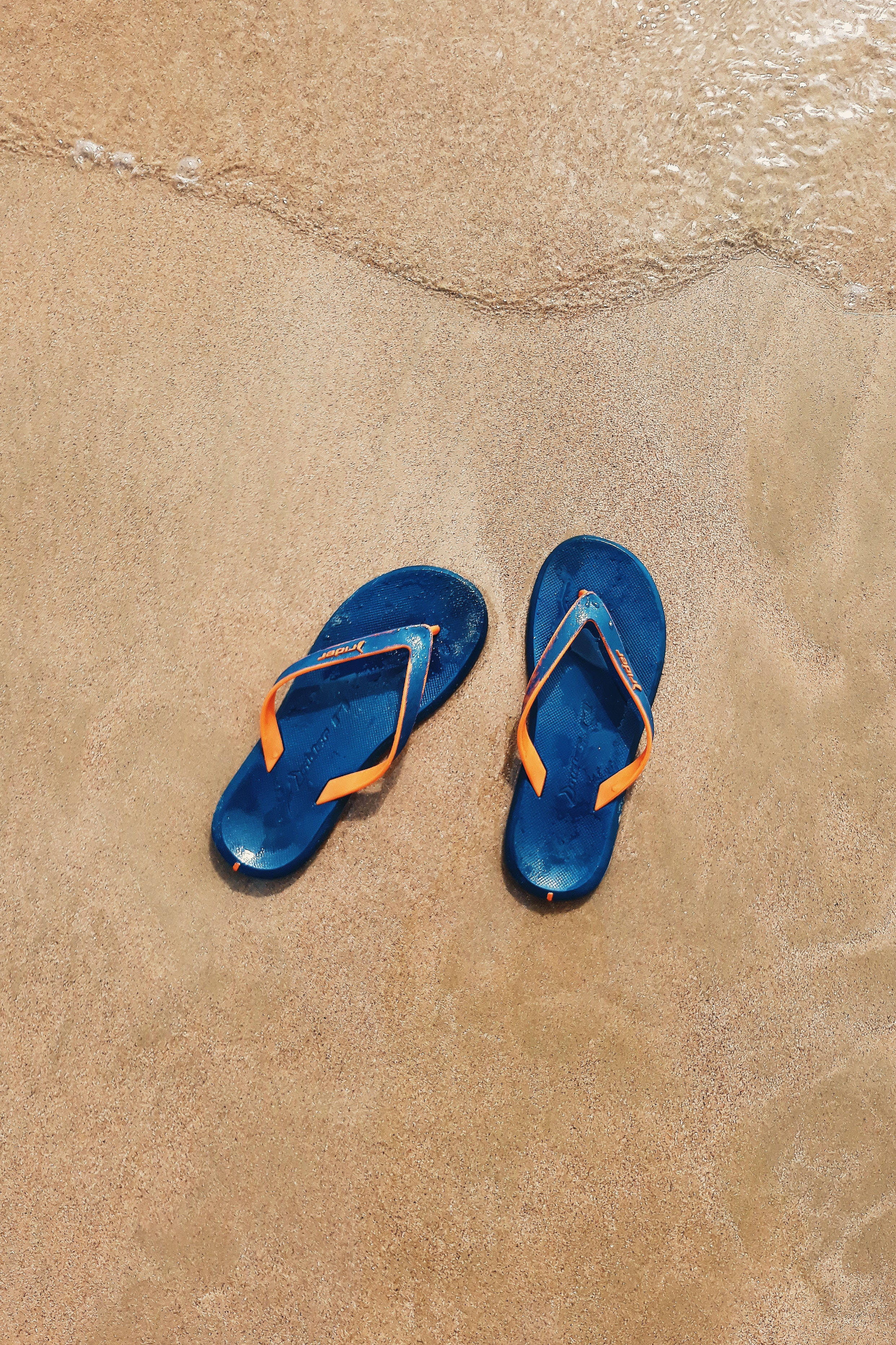 4K Ultra HD Beach, blue flip flops, orange straps, 2K Phone Wallpaper