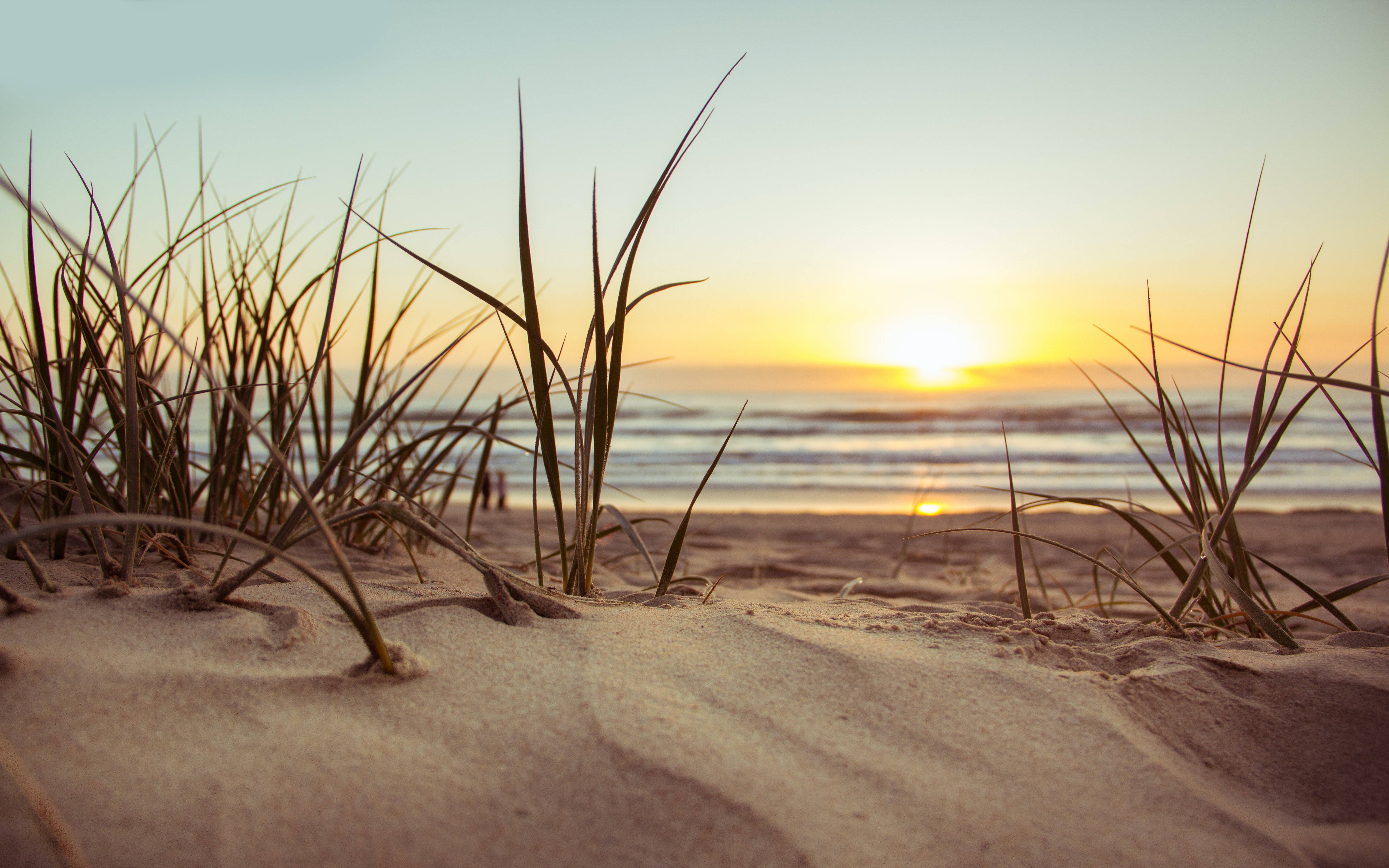 4K Ultra HD Beach, golden sunset, ocean waves, 5K Desktop Wallpaper