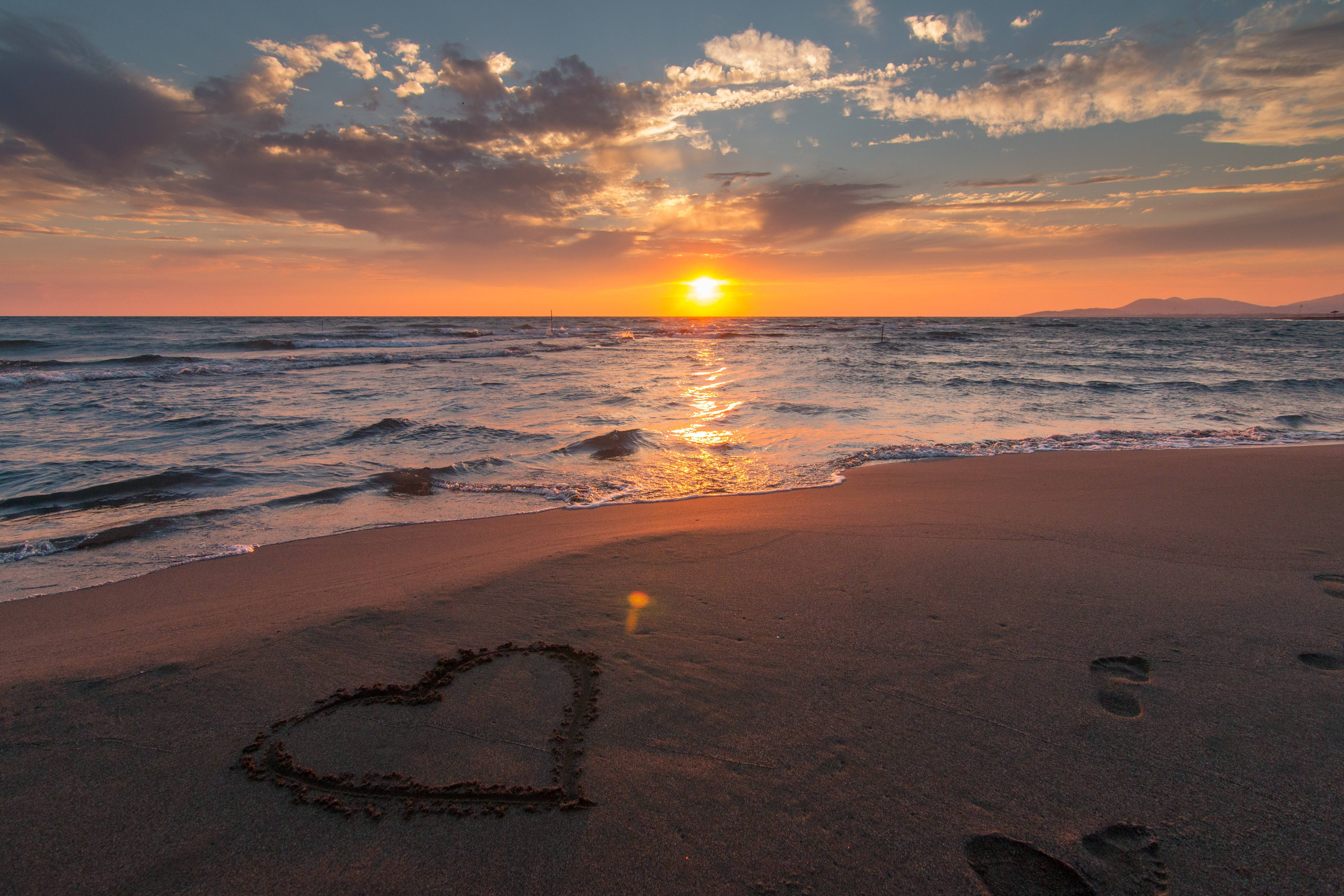 4K Ultra HD Beach, sand heart, sunset, 5K Desktop Wallpaper
