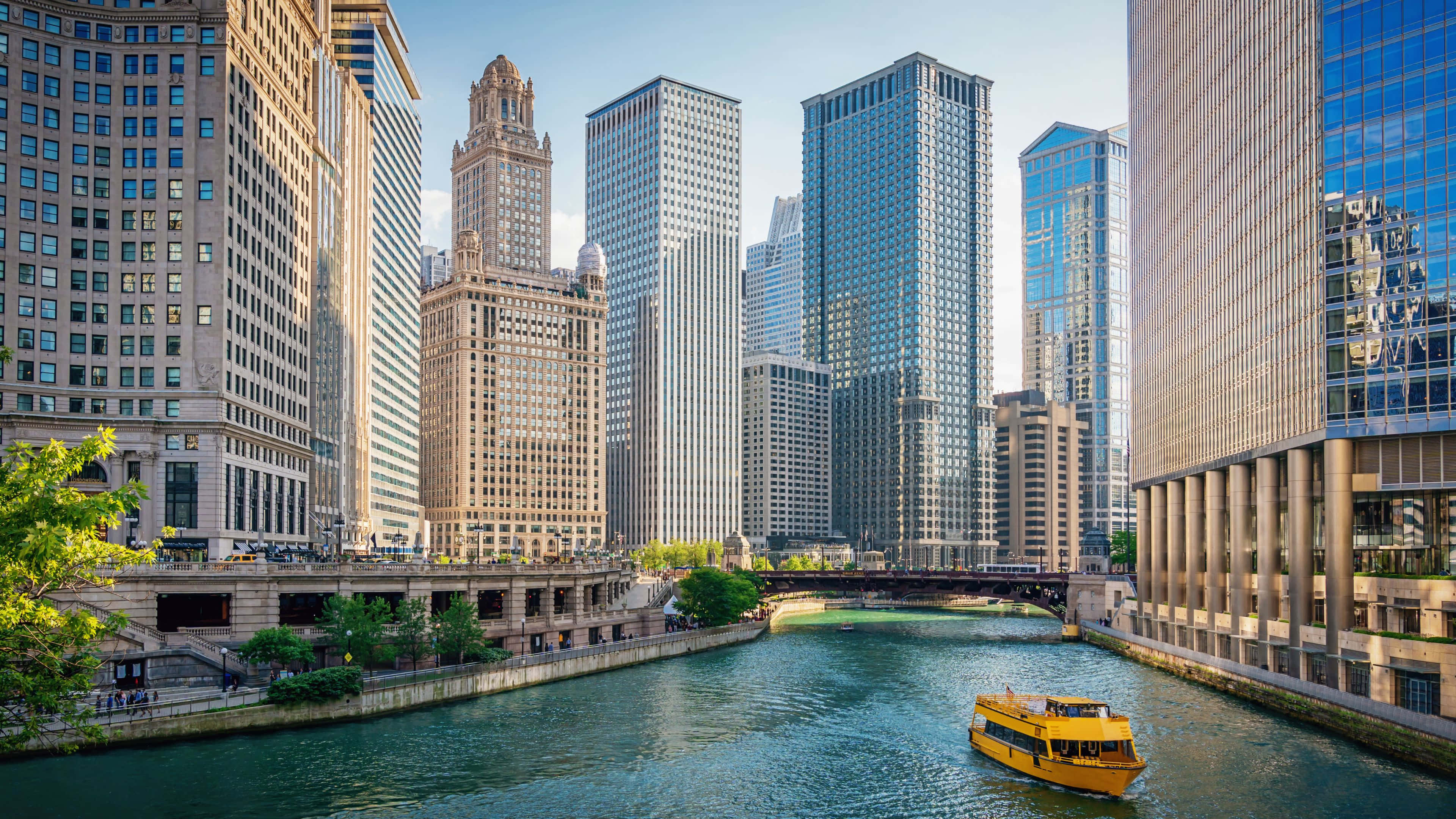 4K Ultra HD Chicago, Chicago River, bright yellow riverboat, 4K Desktop Wallpaper