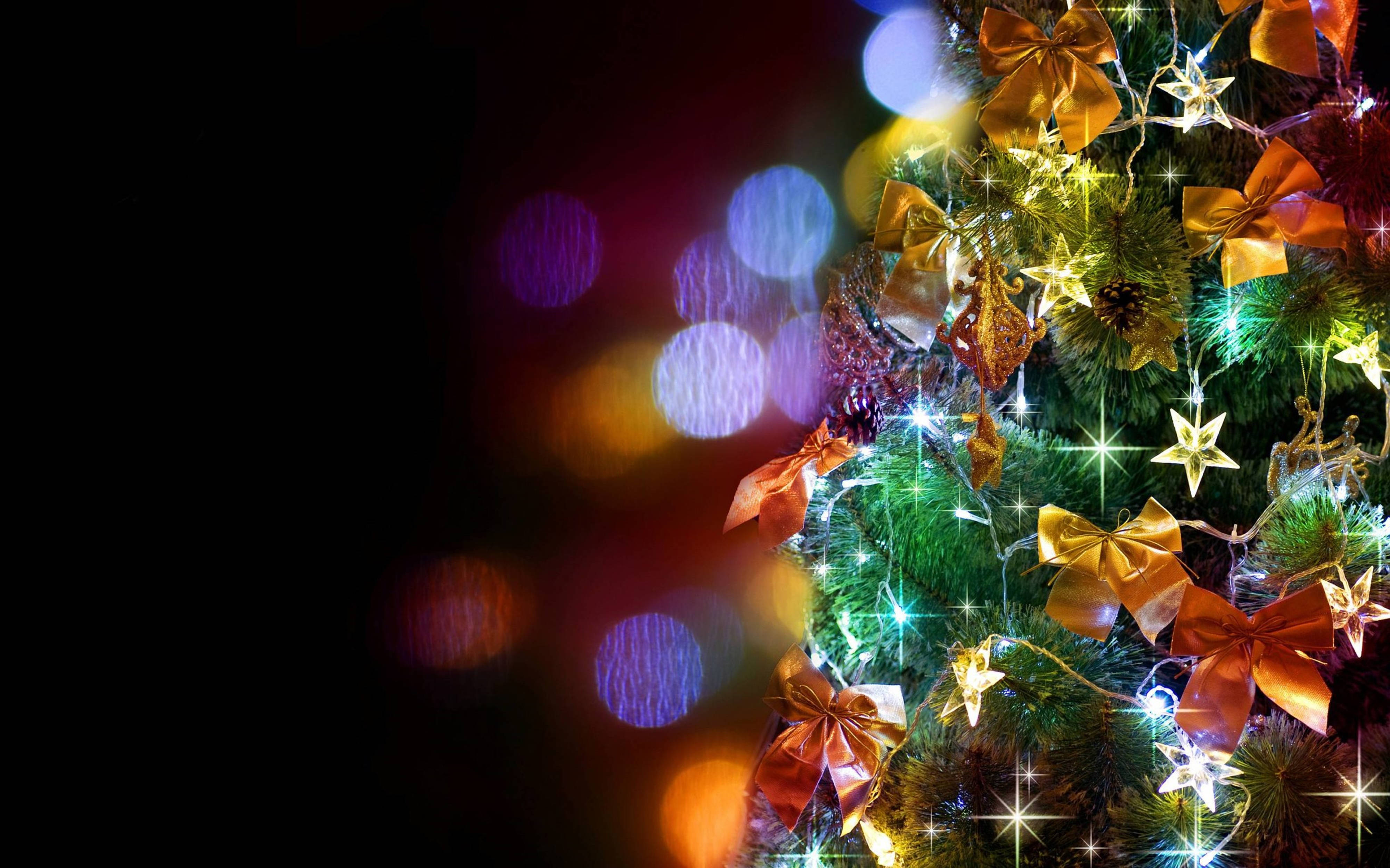 4K Ultra HD Christmas, Christmas tree, golden bows, 4K Desktop Wallpaper