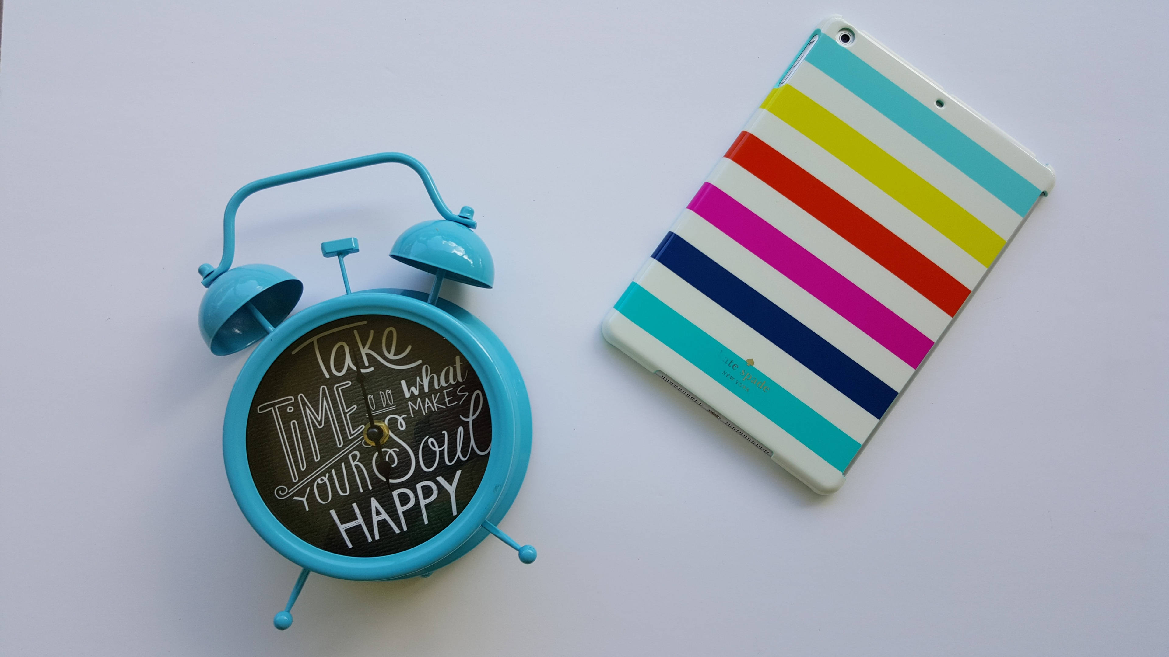 turquoise alarm clock, chalk-style quote, colorful striped tablet case, 4K Desktop Wallpaper