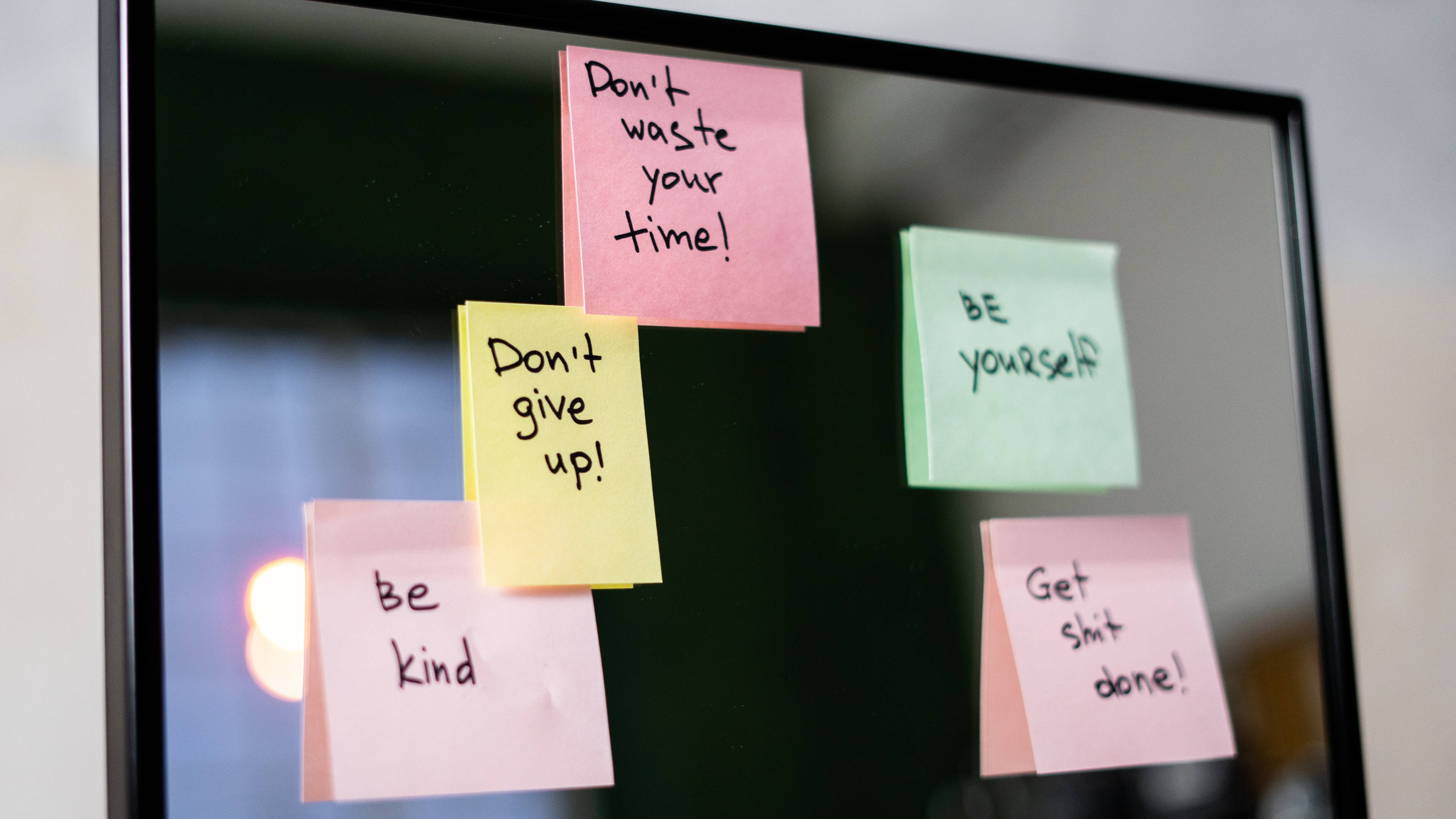 sticky note, be kind, get shit done, 4K Desktop Wallpaper