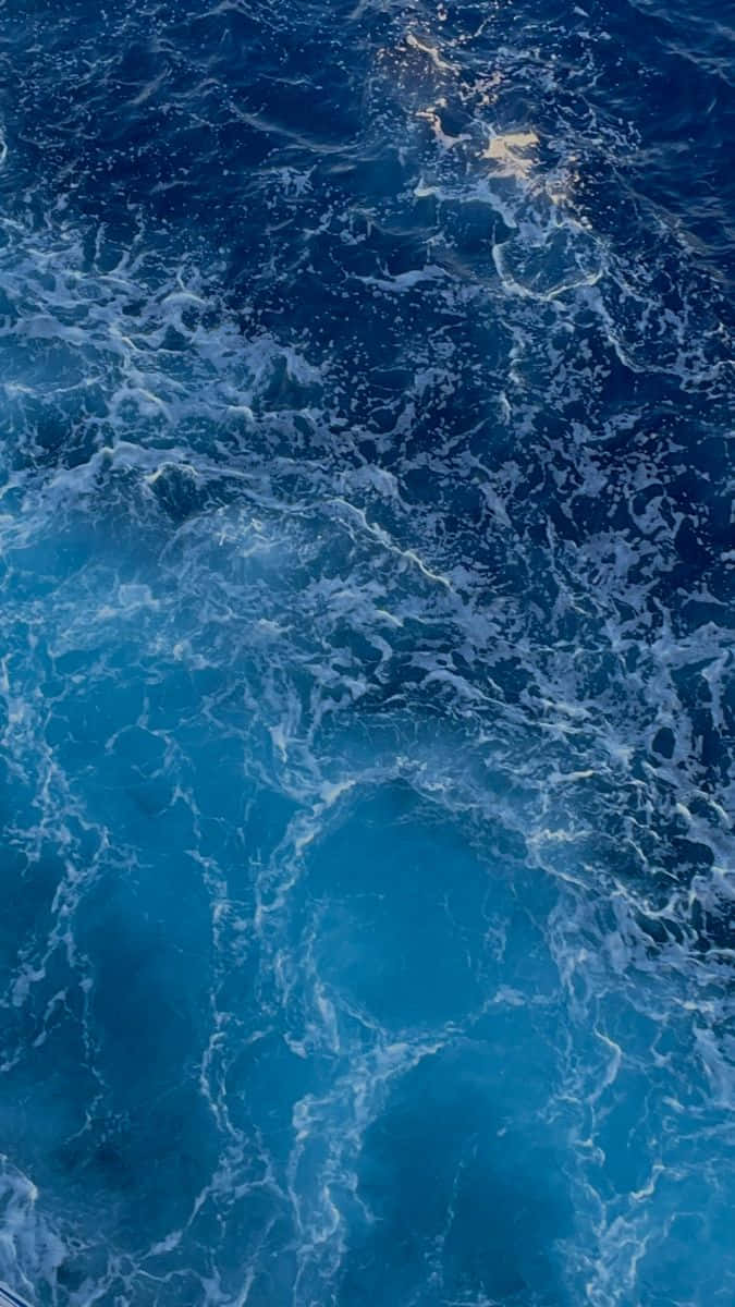 4K Ultra HD, deep blue ocean, white foam, SD Phone Wallpaper