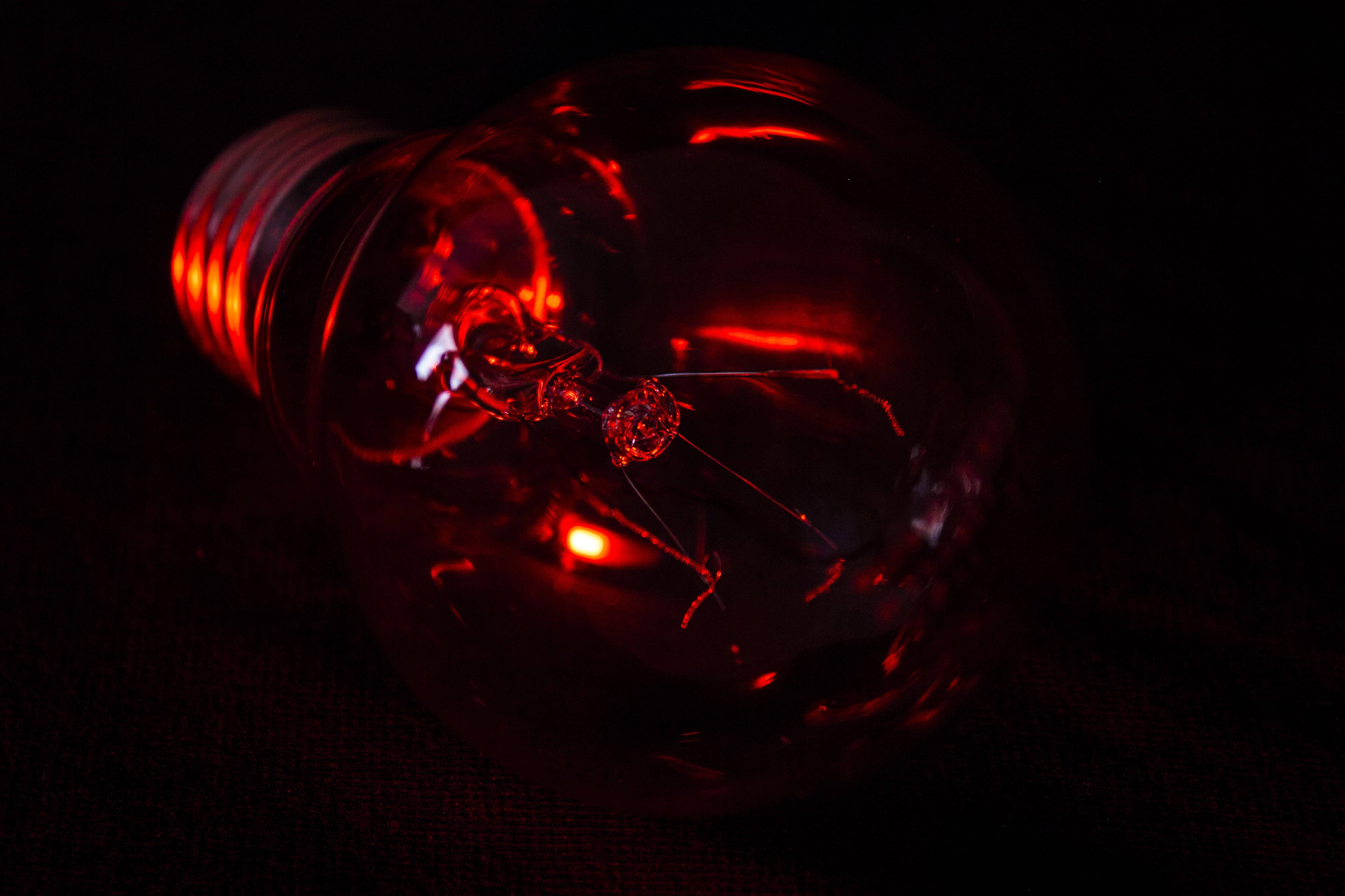 4K Ultra HD, dark lightbulb, glowing red vintage light bulb, 5K Desktop Wallpaper