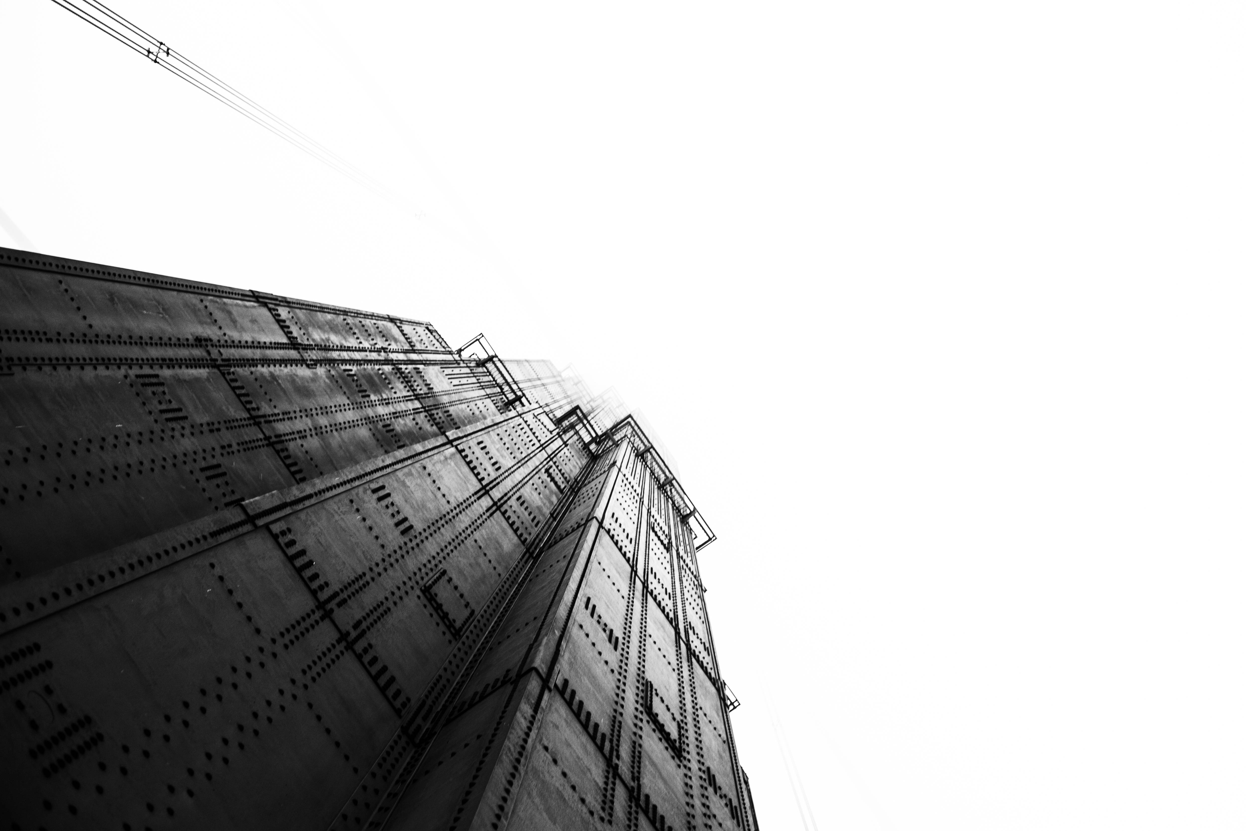 4K White, bridge pillar, riveted industrial tower, 4K Desktop Wallpaper