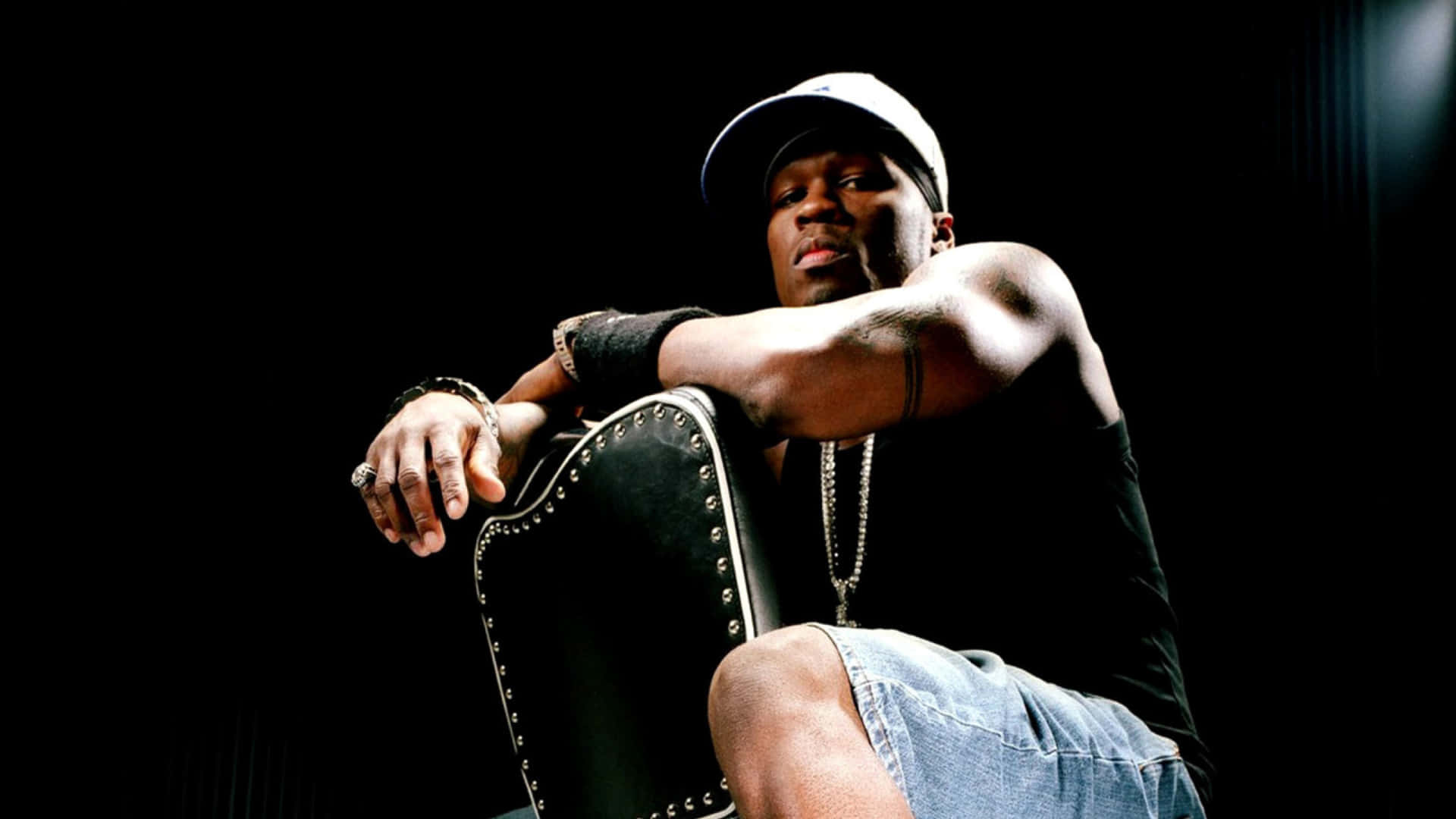 50 Cent, studded chair, denim shorts, Full HD Desktop Wallpaper