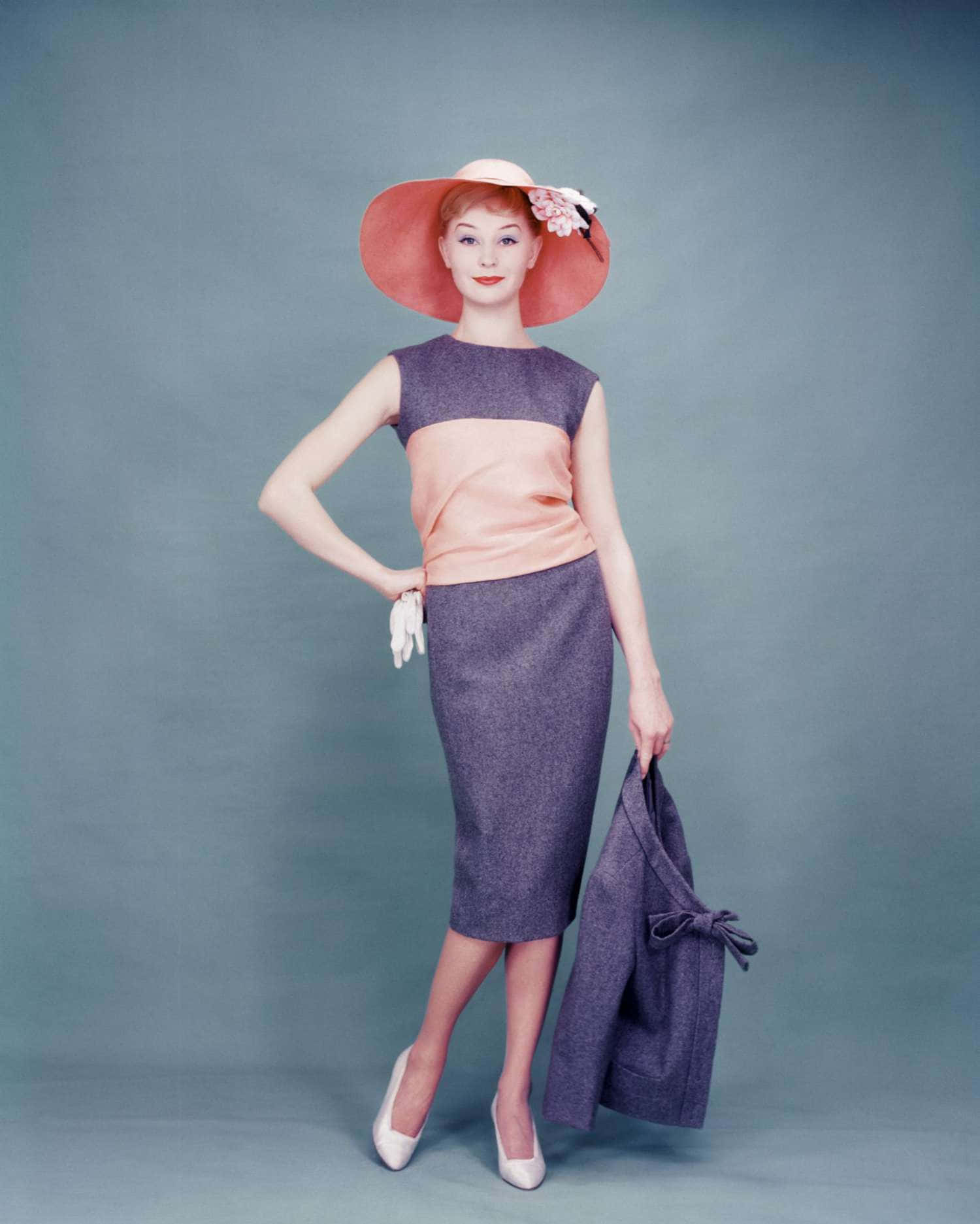 1950s chic outfit, wide-brimmed hat, matching coat, HD Phone Wallpaper