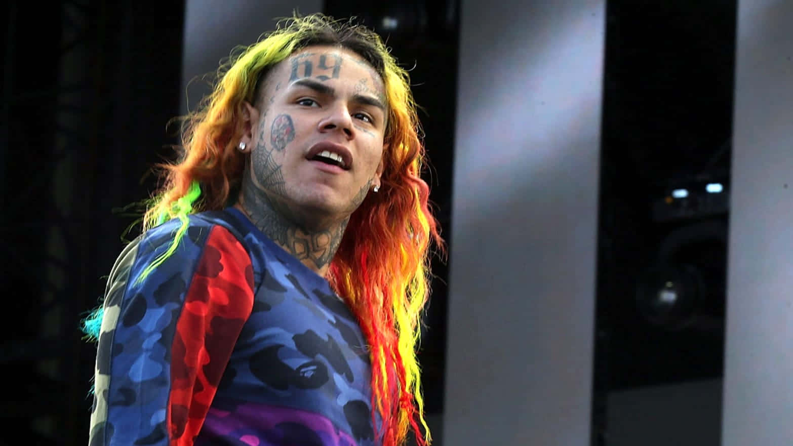 69 Rapper, rainbow hair, stage, HD Desktop Wallpaper