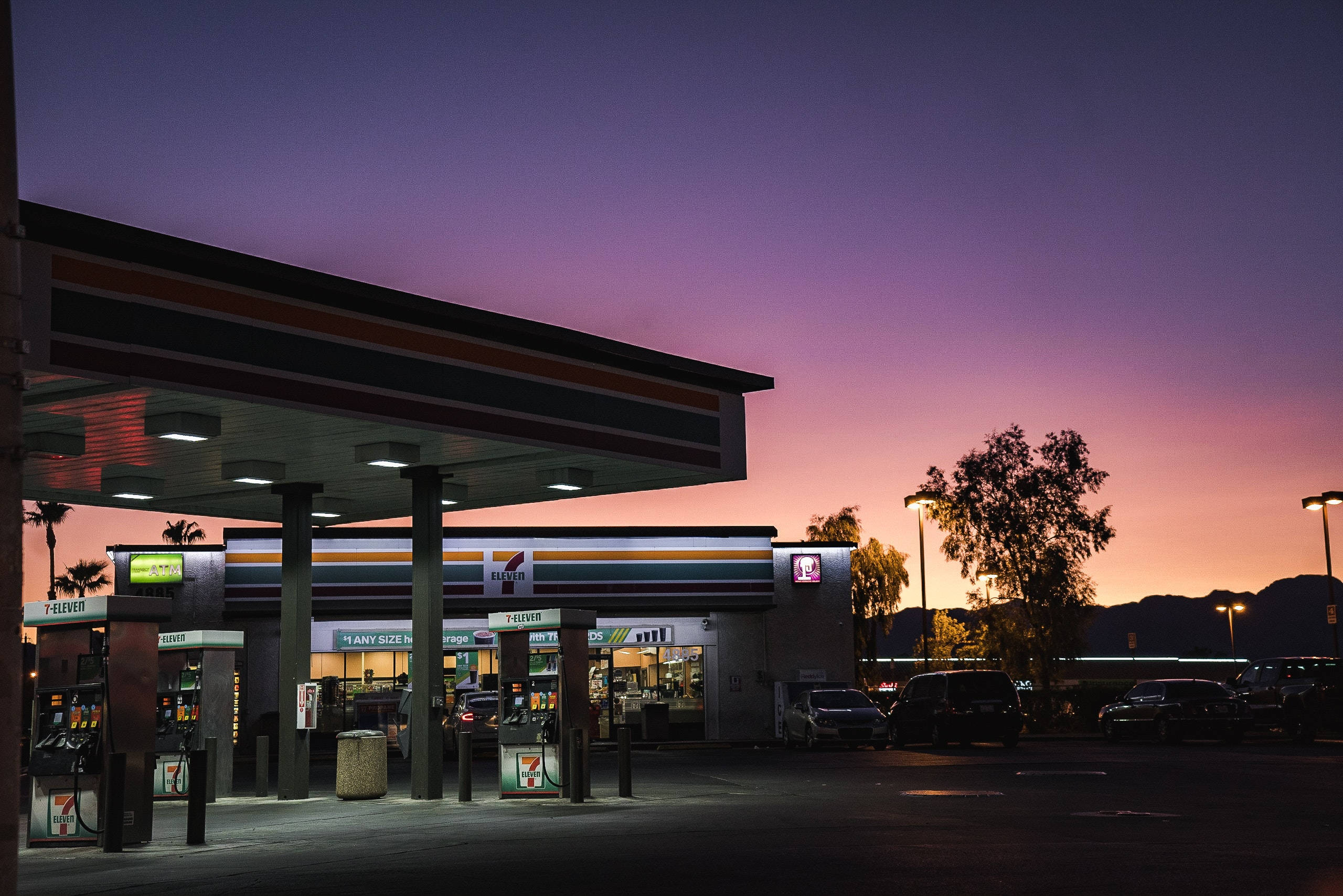 7-Eleven, sunset, vibrant purple and orange twilight sky, 2K Desktop Wallpaper