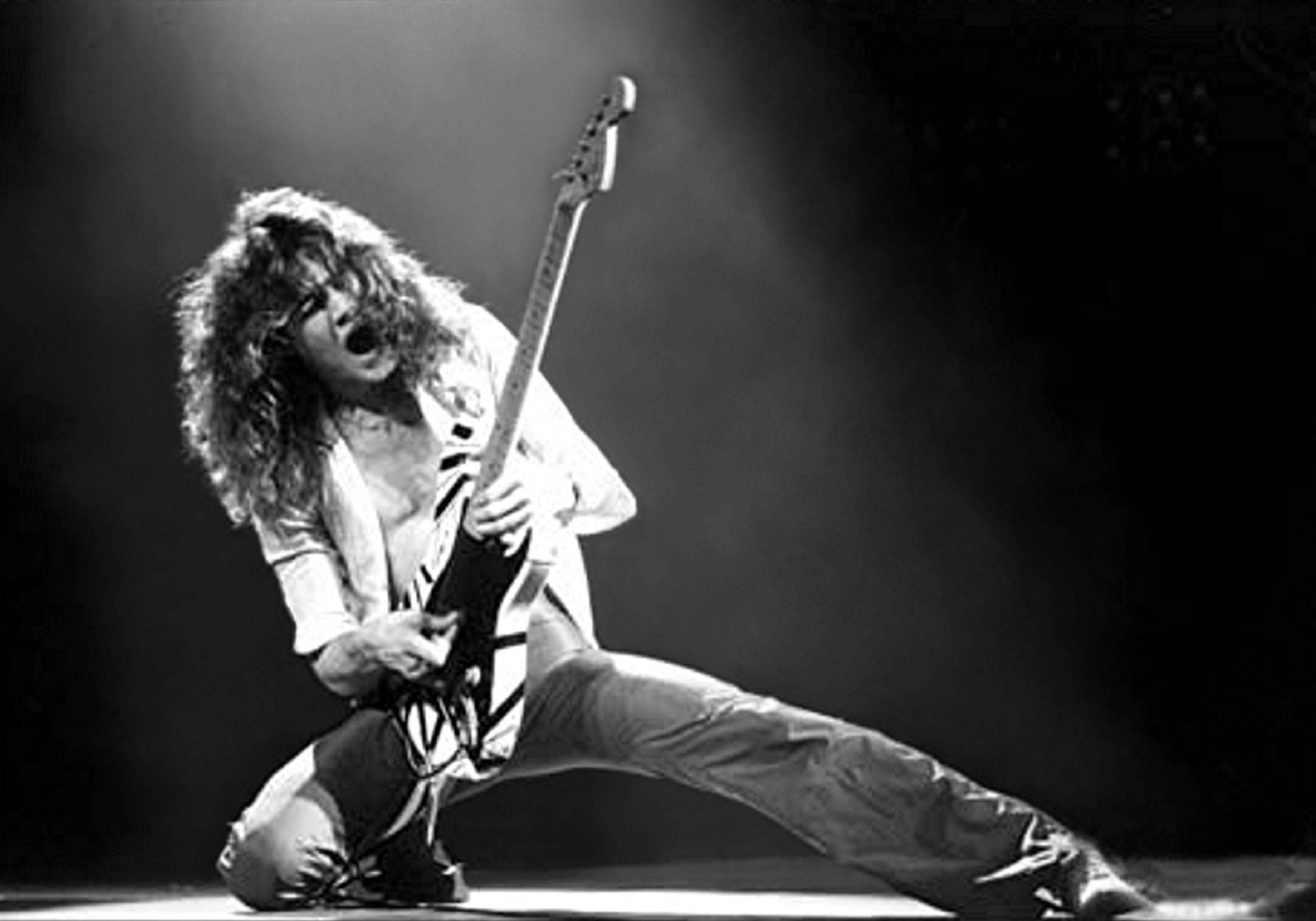80s Rock, black and white photo, rock guitarist, 2K Desktop Wallpaper