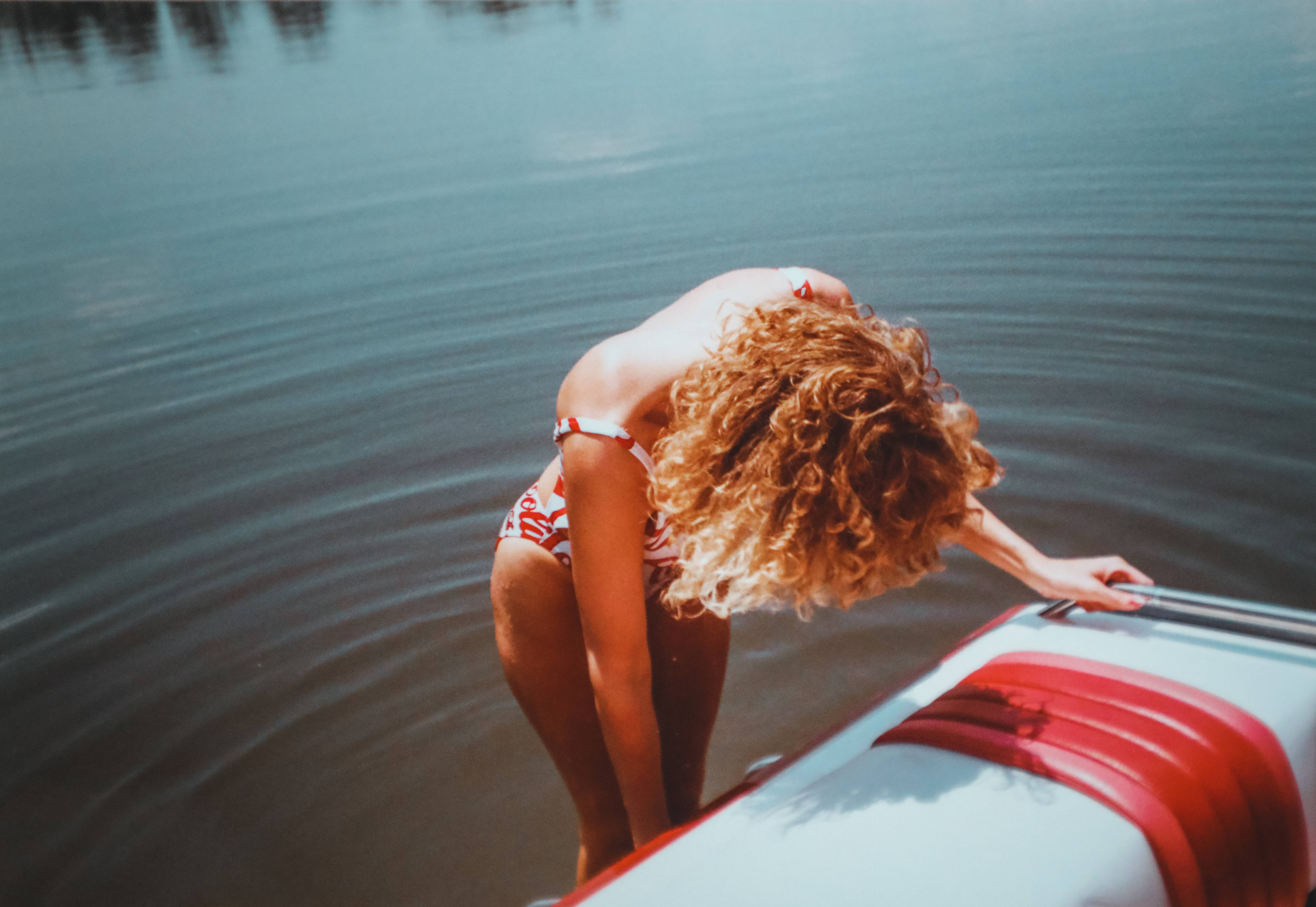 80s, curly red hair, patterned bikini, 4K Desktop Wallpaper