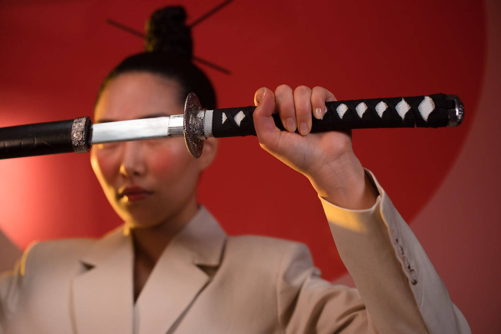8K Samurai, beige suit, katana, HD Desktop Wallpaper