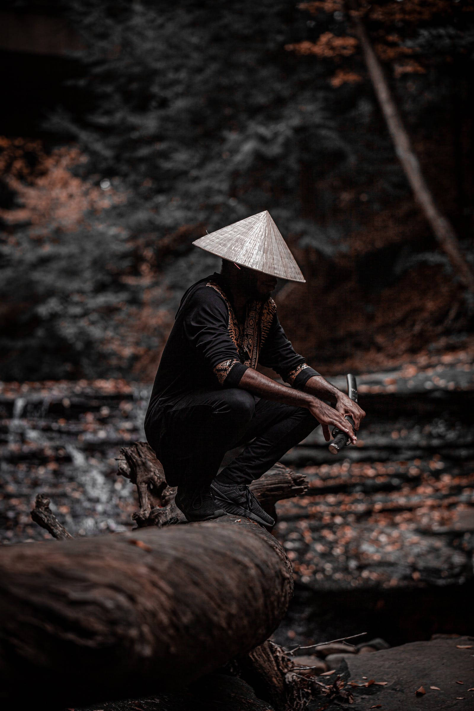 8K Samurai, conical hat, fallen log, Full HD Phone Wallpaper