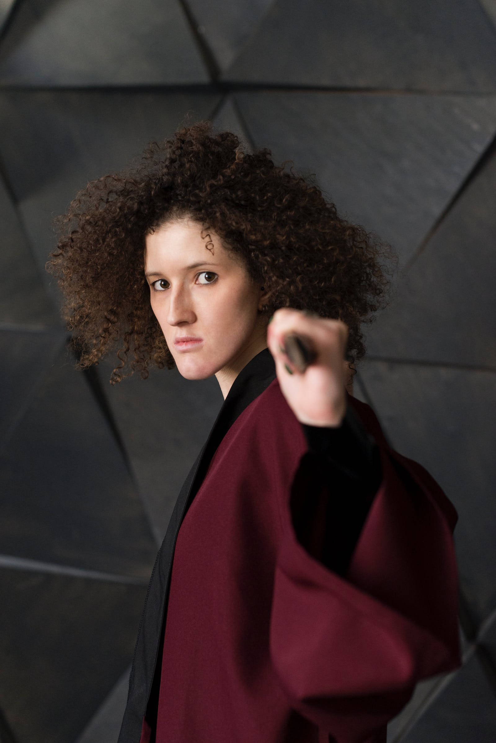 8K Samurai Woman, maroon, voluminous curly hair, Full HD Phone Wallpaper