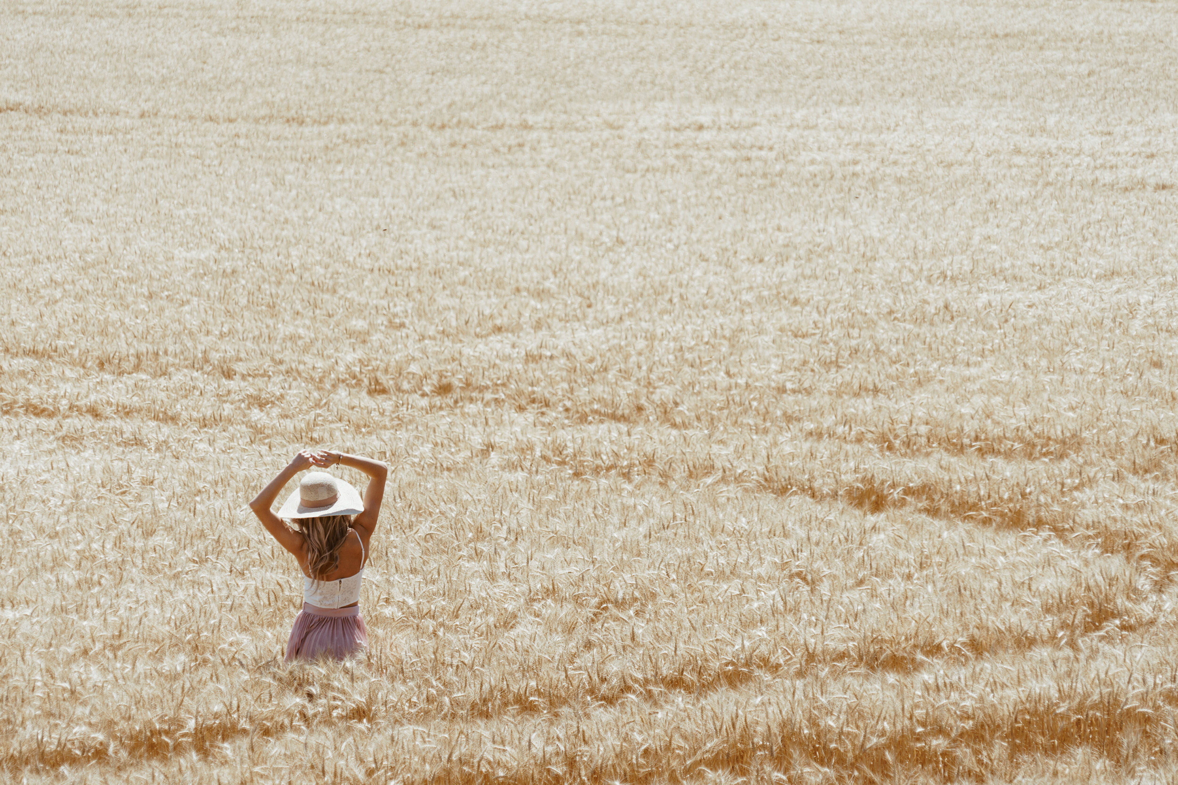 8K Ultra HD, woman, white hat, 4K Desktop Wallpaper