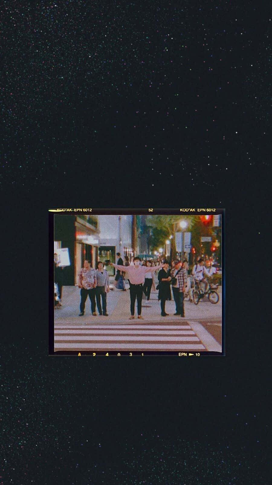 90s Vintage Retro Aesthetic, vintage film frame, group of people, HD Phone Wallpaper