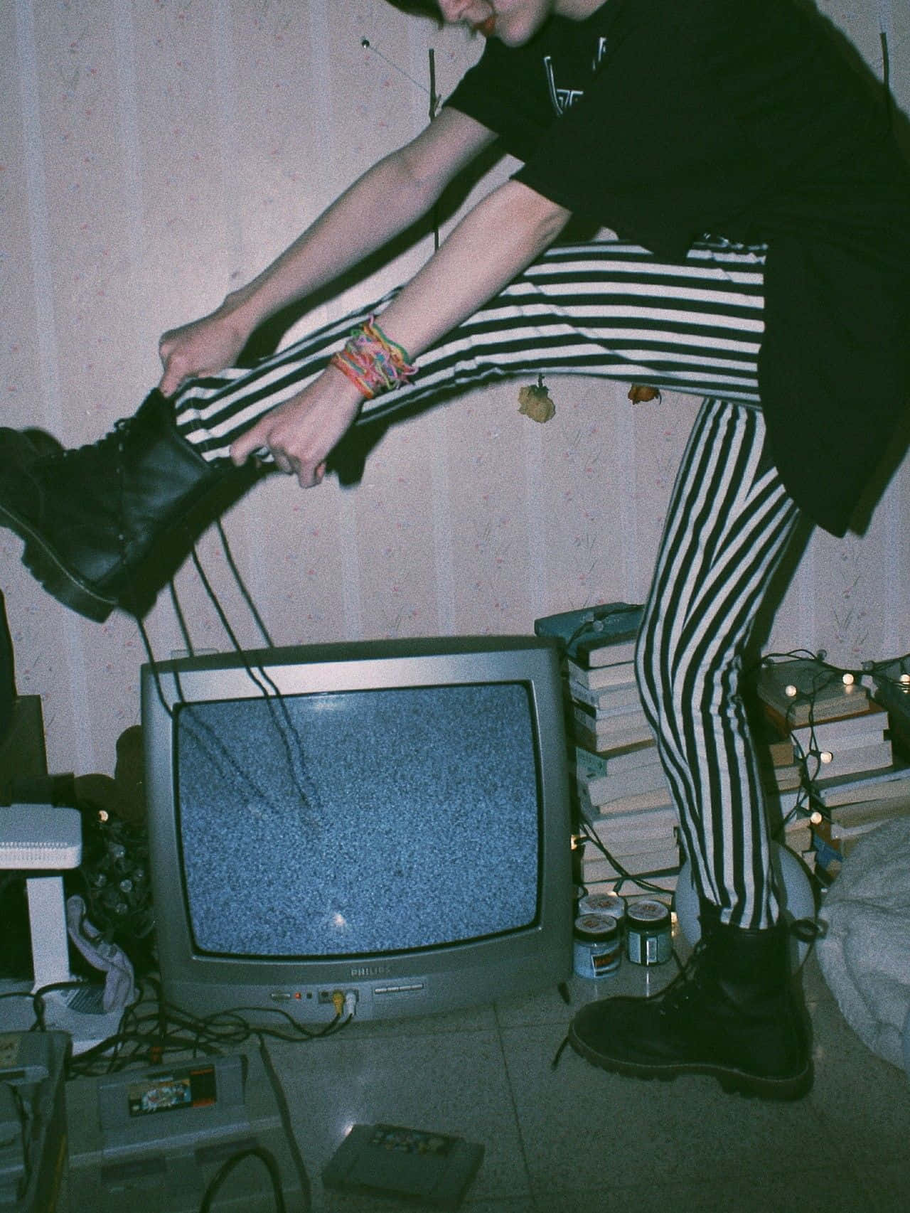 90s Grunge Aesthetic, black and white striped pants, vintage CRT TV, HD Phone Wallpaper