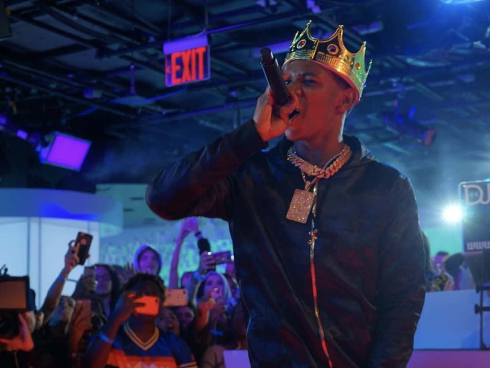 A Boogie Wit Da Hoodie, gold crown, chains, HD Desktop Wallpaper