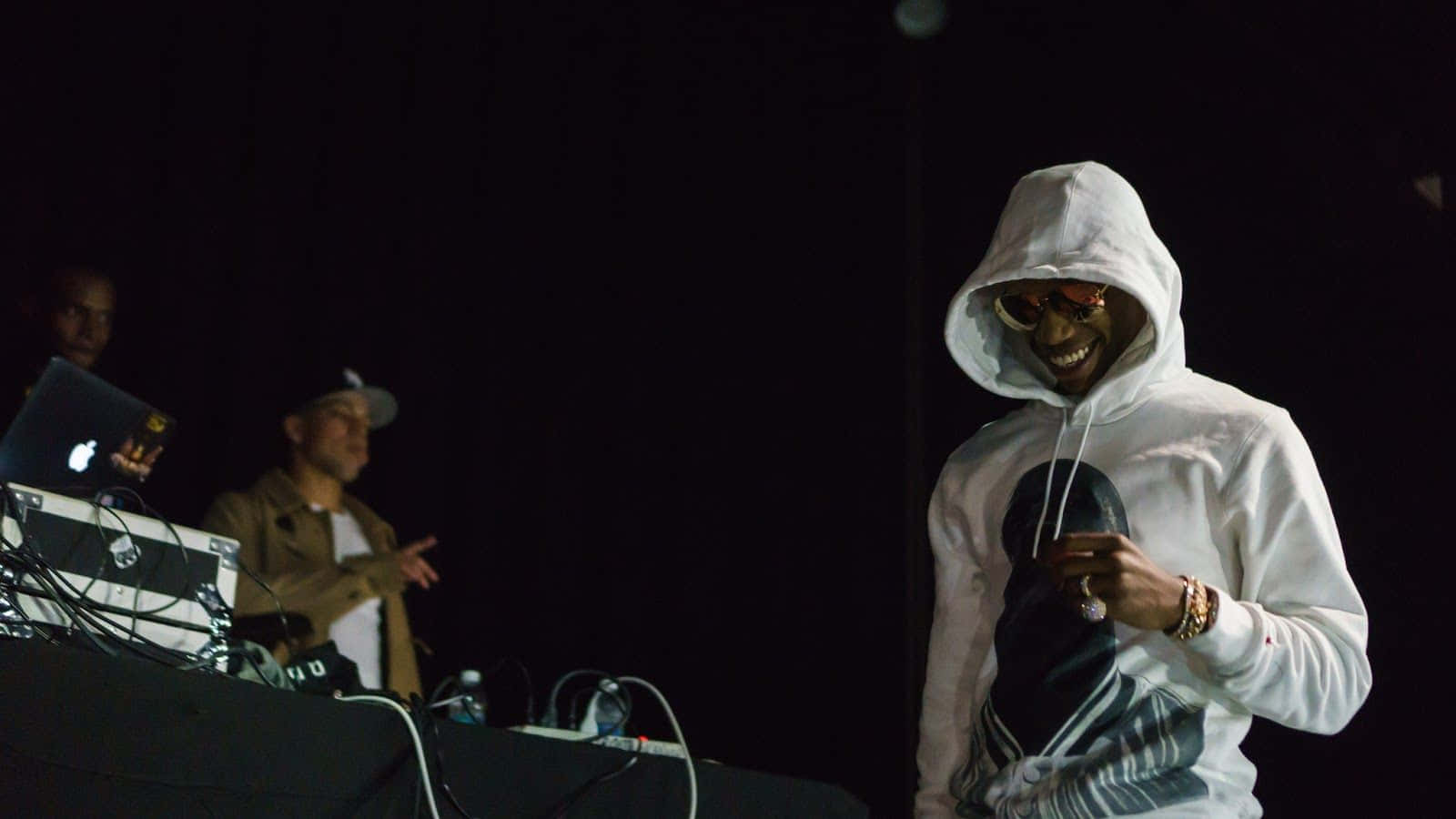 A Boogie Wit Da Hoodie, white hoodie, sunglasses, HD Desktop Wallpaper