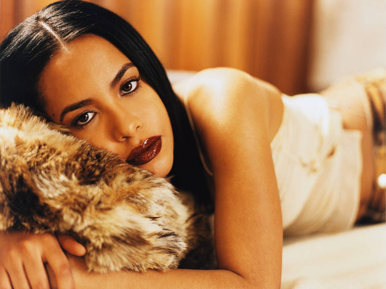 Aaliyah, furry pillow, dark hair, HD Desktop Wallpaper
