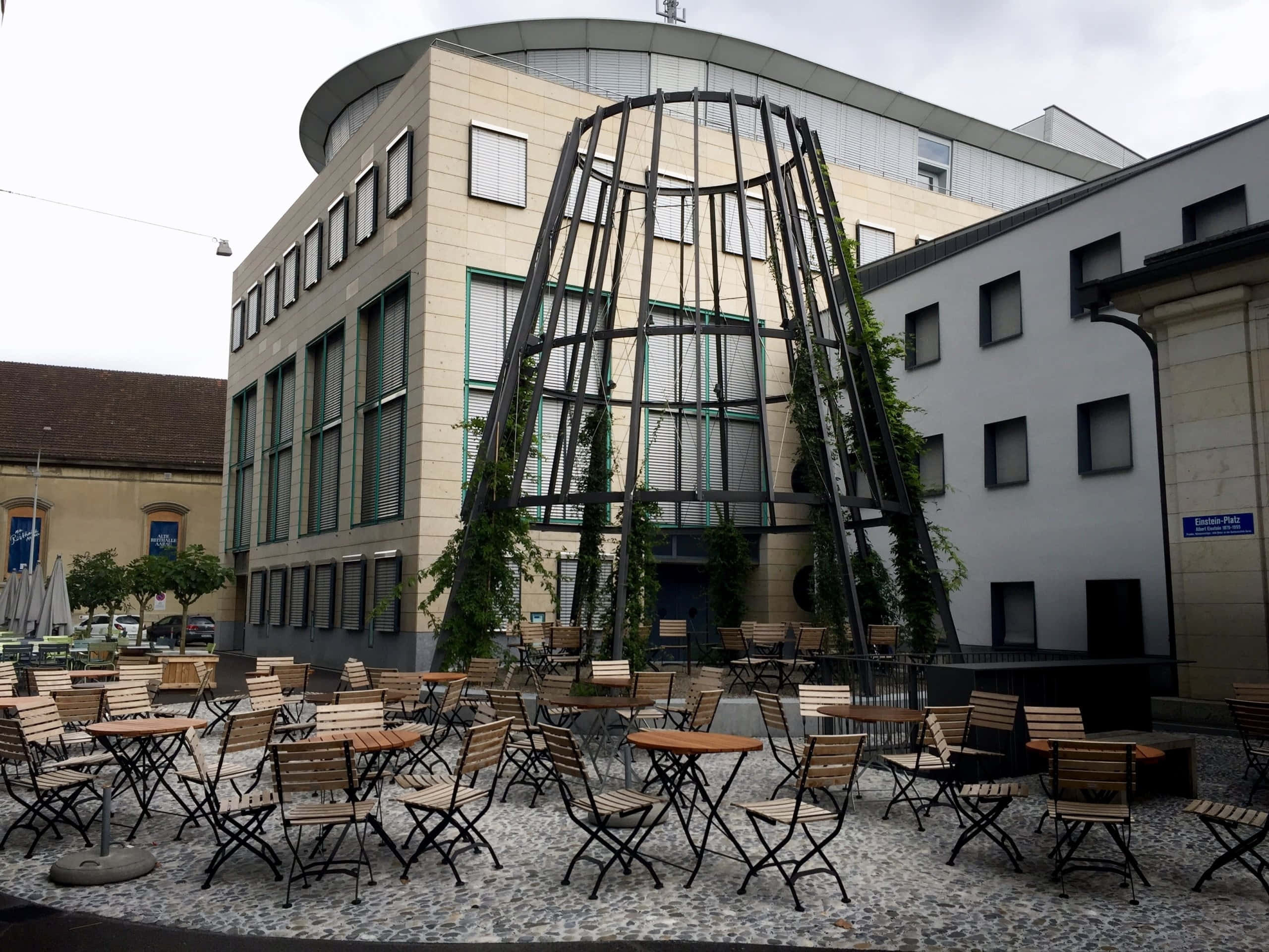 Aarau, outdoor cafe, courtyard, 2K Desktop Wallpaper
