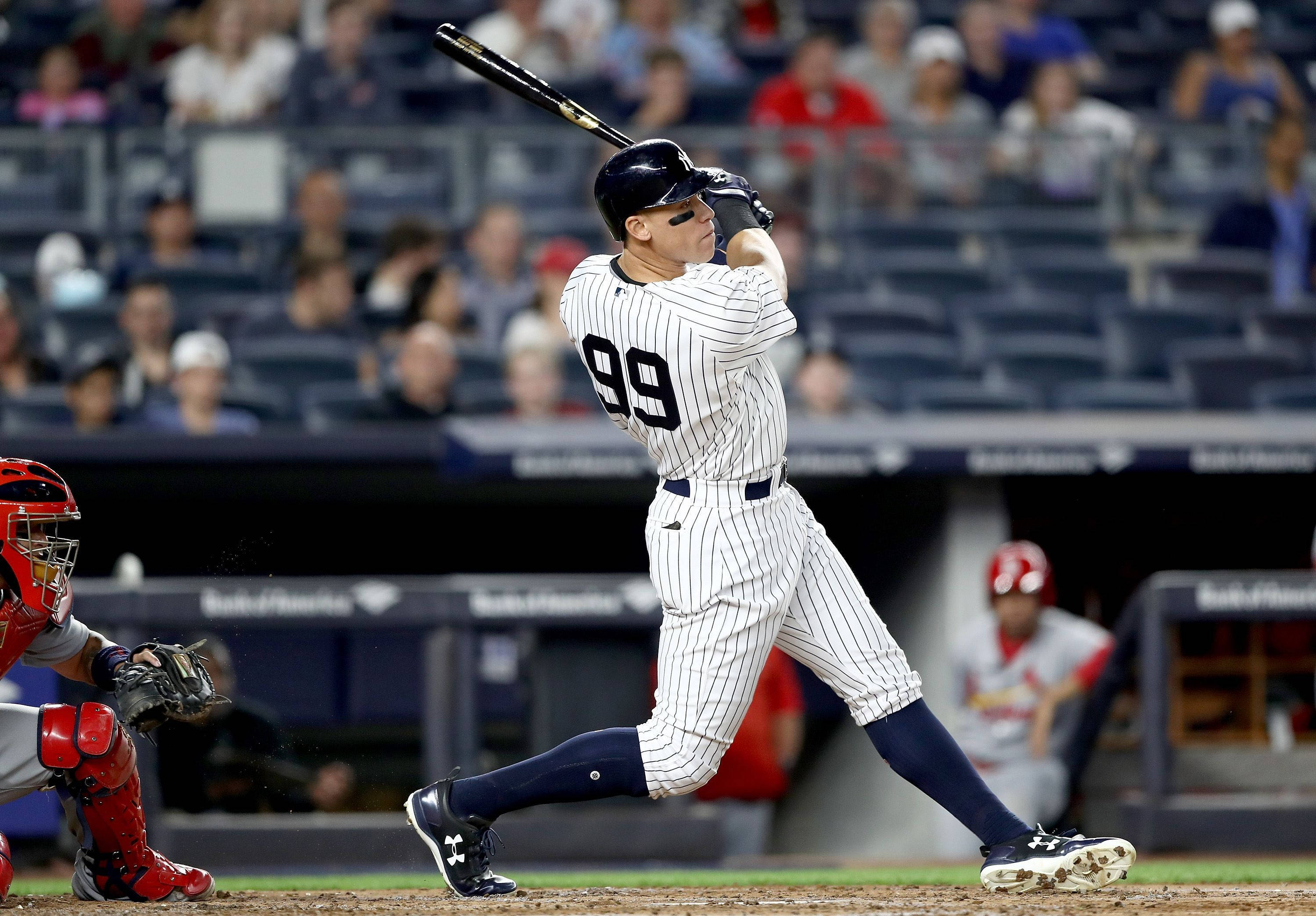 Aaron Judge, pinstripe uniform, catcher in red gear, 2K Desktop Wallpaper