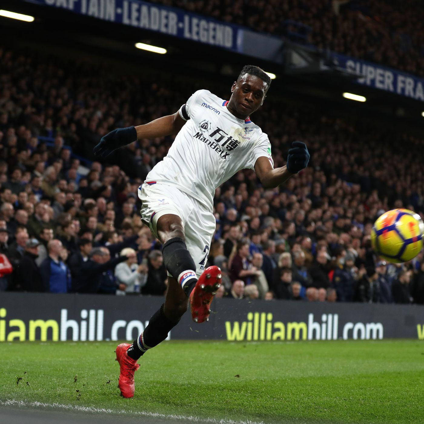 Aaron Wan-Bissaka, red shoes, soccer player, HD Desktop Wallpaper