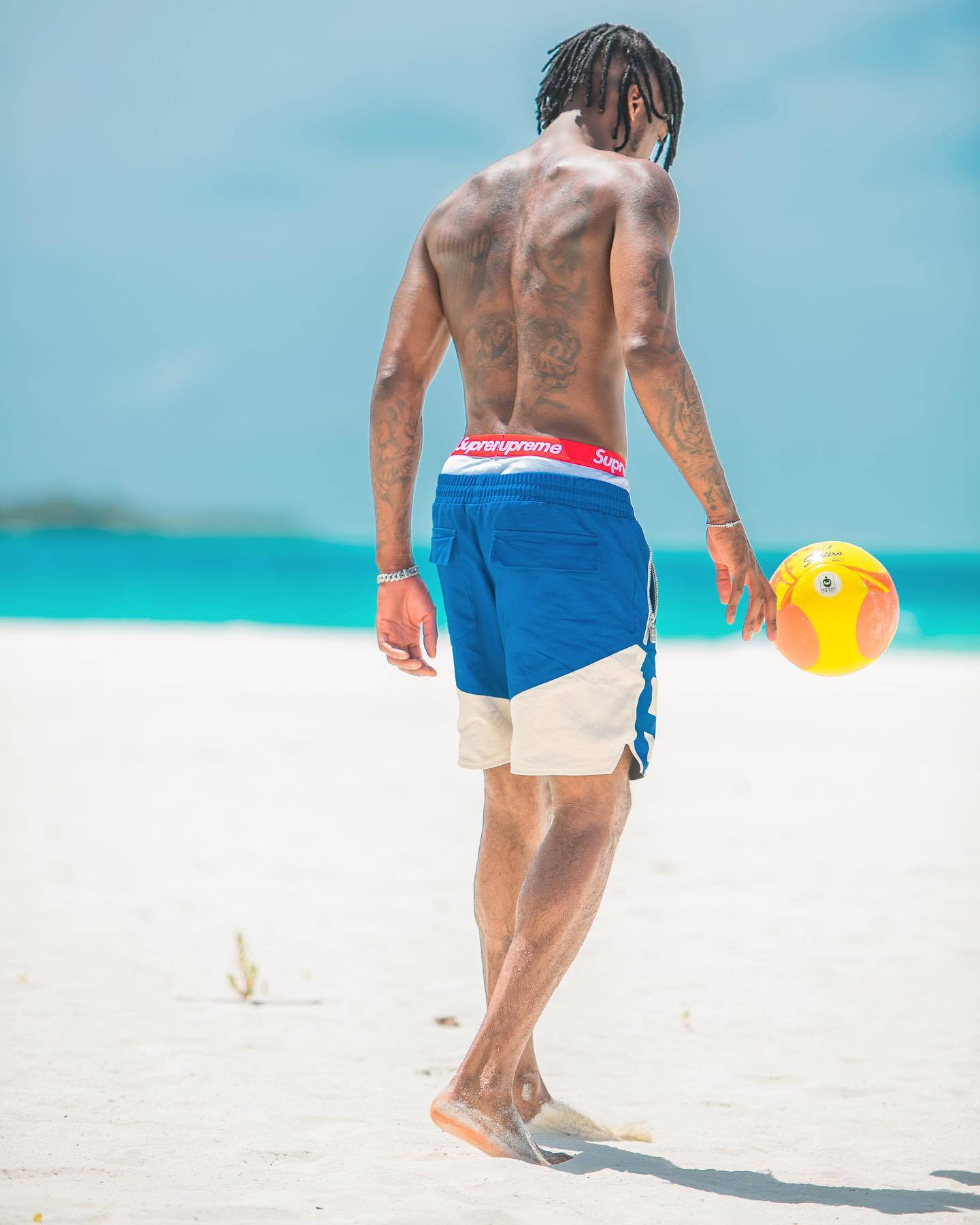 Aaron Wan-Bissaka, beach, white sandy beach, HD Phone Wallpaper
