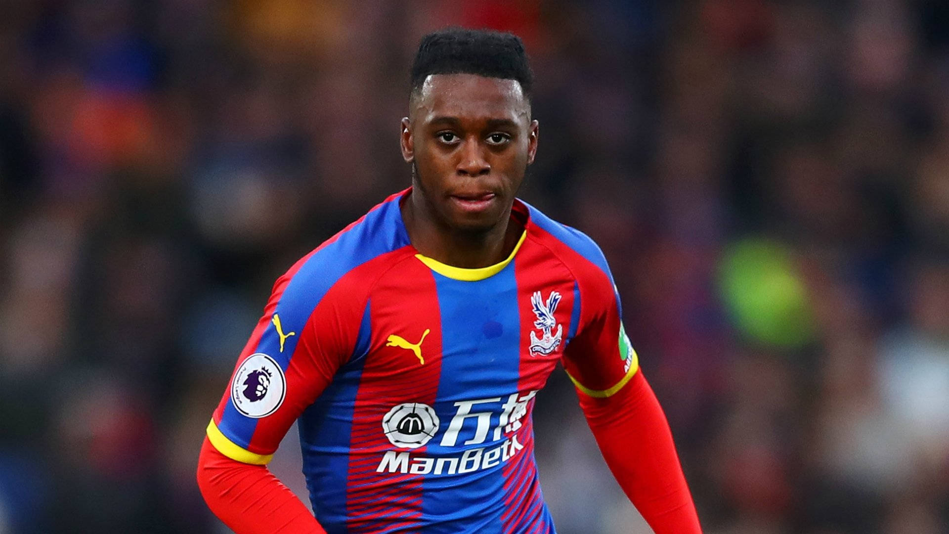 Aaron Wan-Bissaka, Puma jersey, red and blue striped jersey, Full HD Desktop Wallpaper