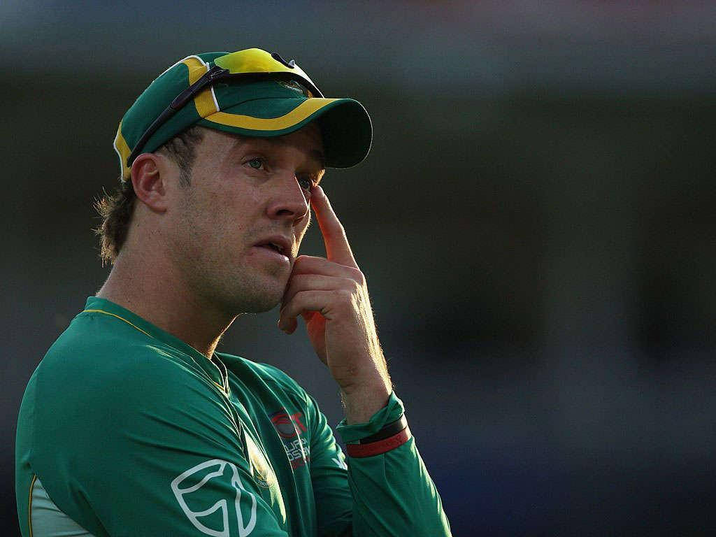 Ab De Villiers, green uniform, thinking pose, SD Desktop Wallpaper