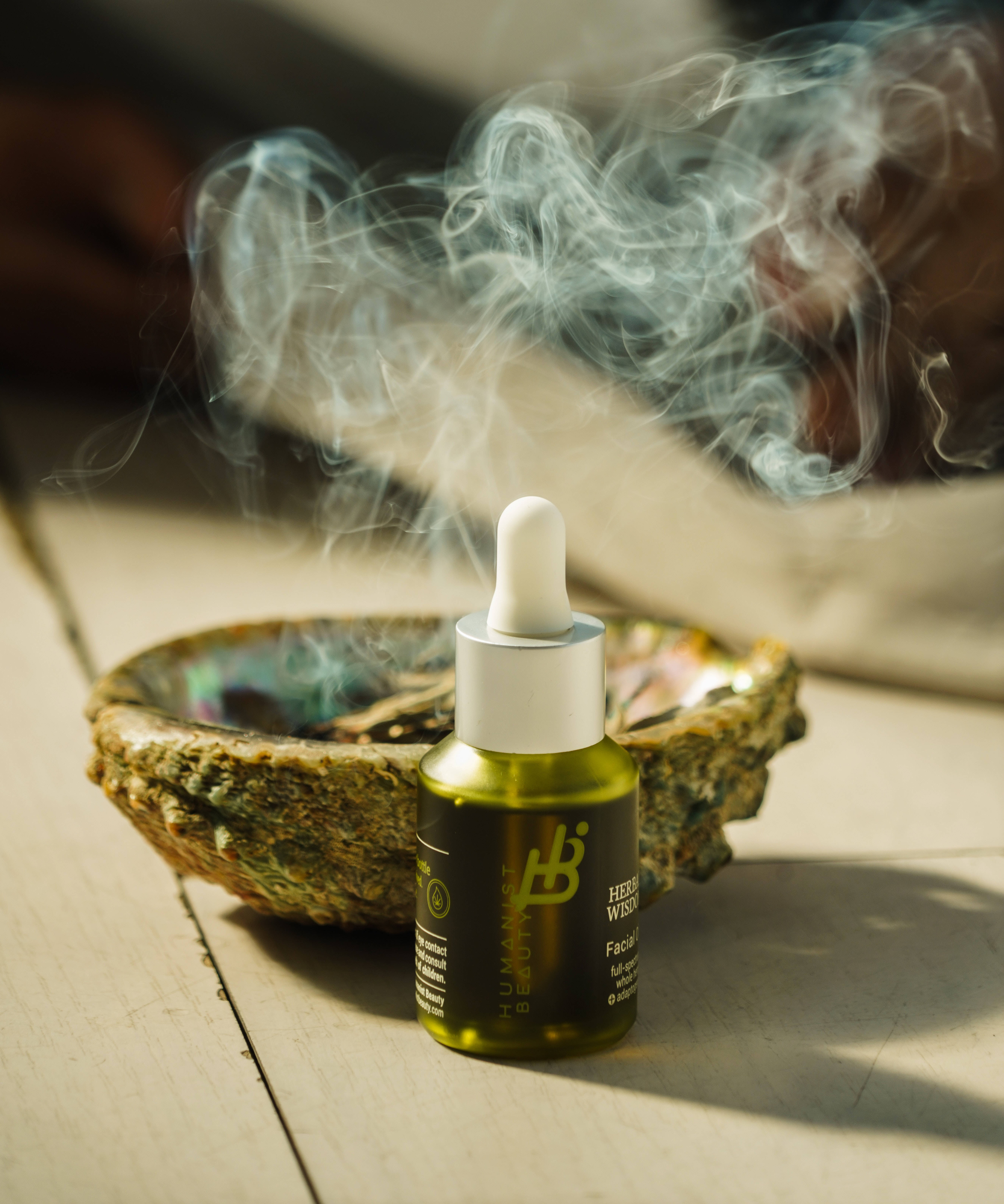essential oil abalone shell, green serum bottle, dropper, 5K Phone Wallpaper