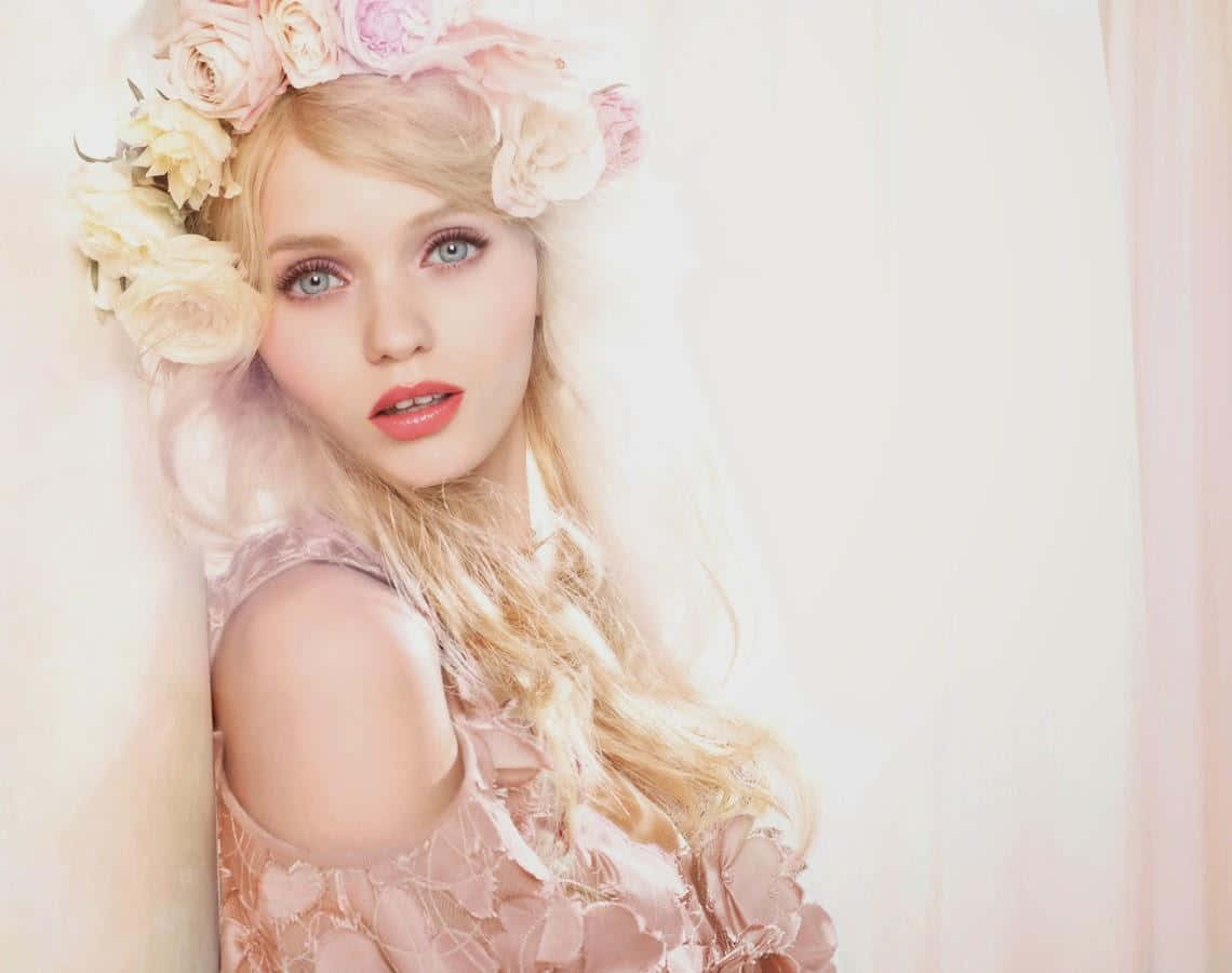 Abbey Lee Kershaw, floral crown, pink lace dress, SD Desktop Wallpaper
