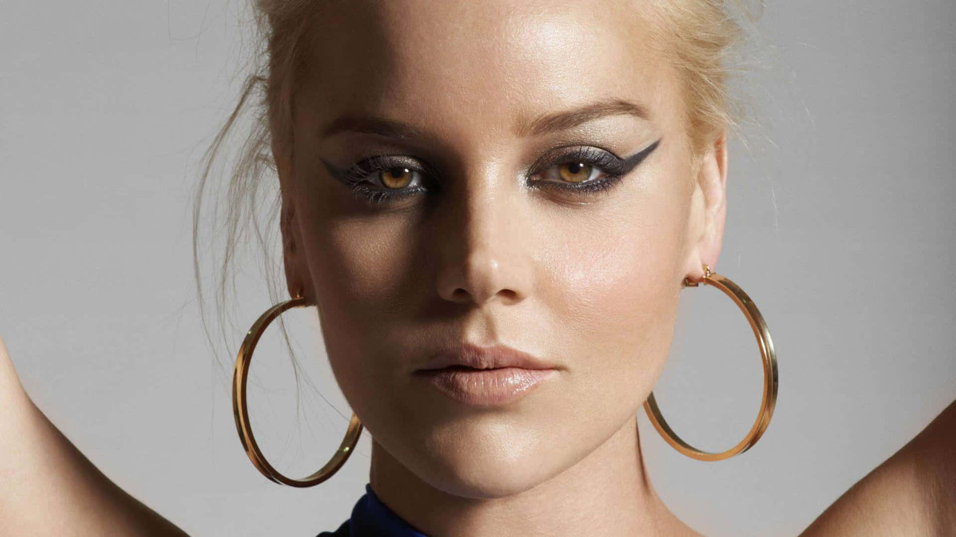 Abbie Cornish, blonde woman, bold black winged eyeliner, Full HD Desktop Wallpaper