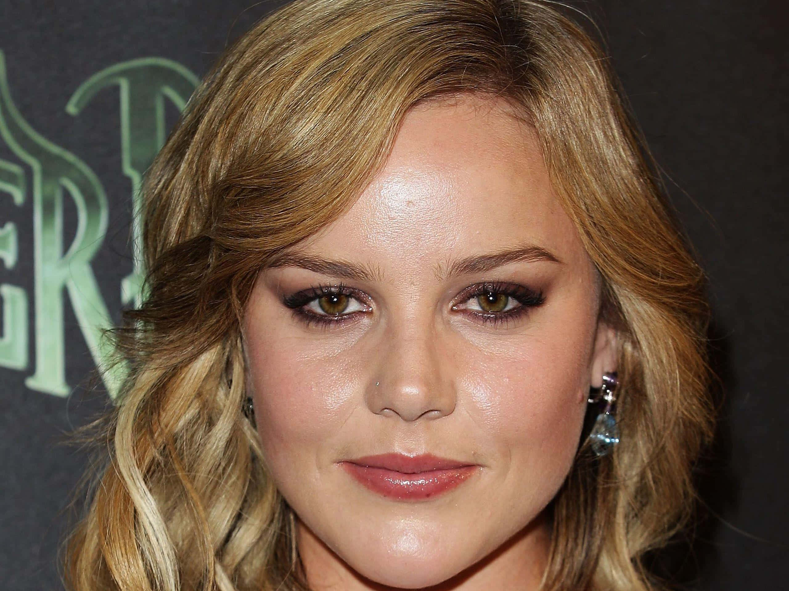Abbie Cornish, wavy blonde hair, smoky eye makeup, 2K Desktop Wallpaper