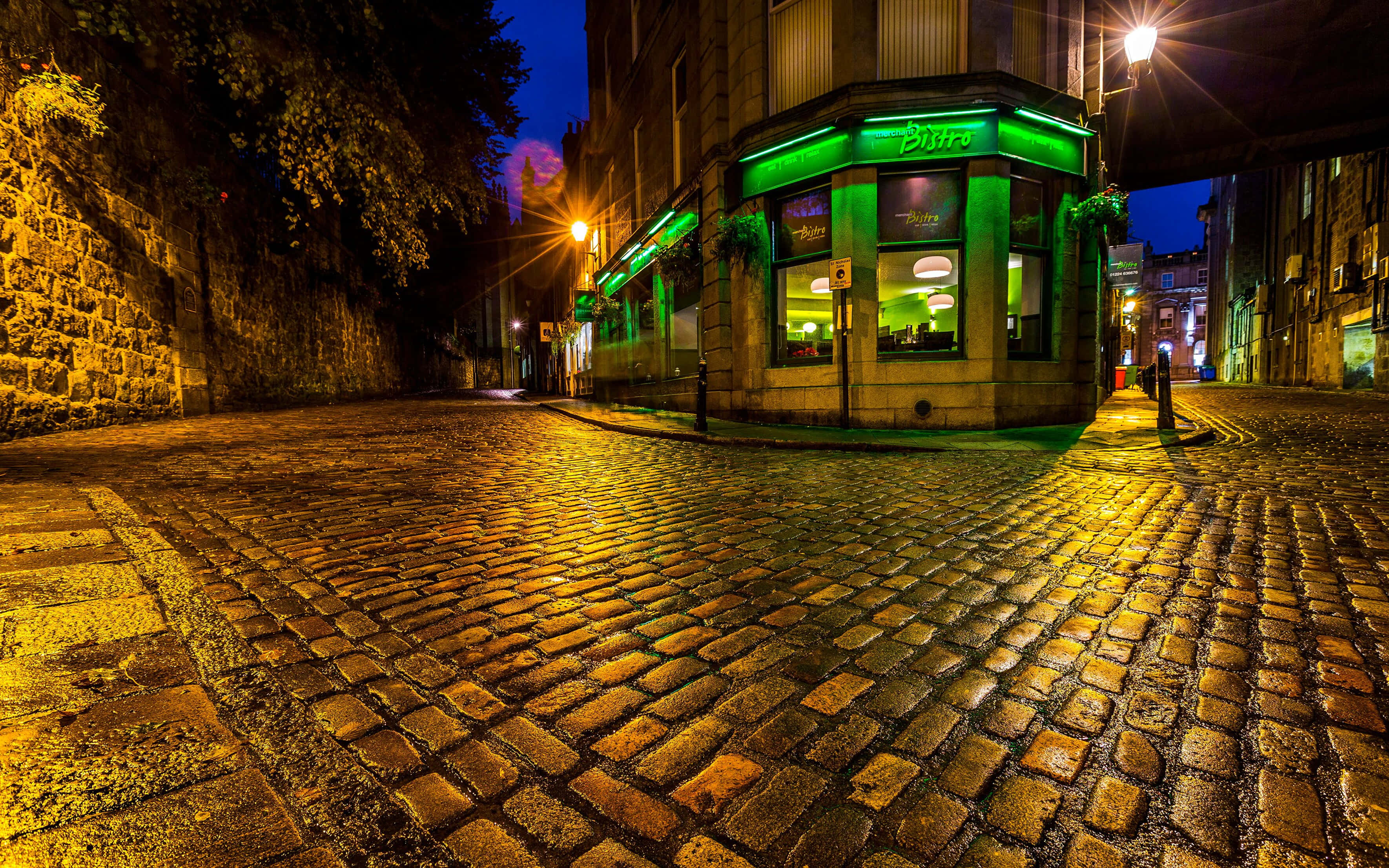 Aberdeen, cobblestone street, night, 2K Desktop Wallpaper