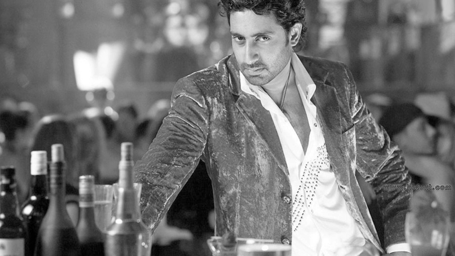 Abhishek Bachchan, velvet jacket, bar, Full HD Desktop Wallpaper