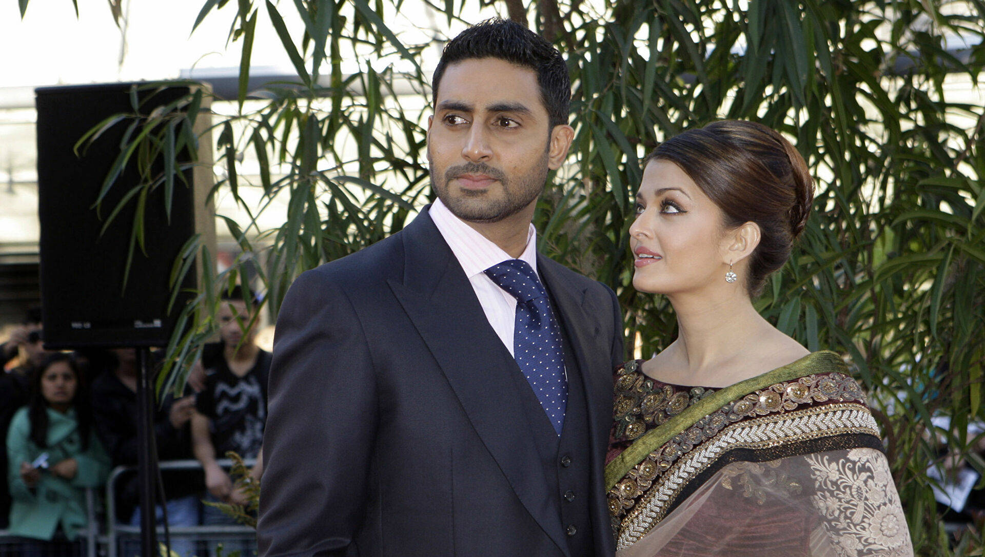 Abhishek Bachchan, Indian actress, dark suit, Full HD Desktop Wallpaper