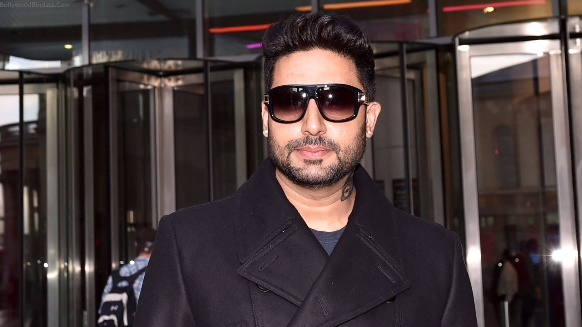 Abhishek Bachchan, sunglasses, glass and metal revolving door, Full HD Desktop Wallpaper
