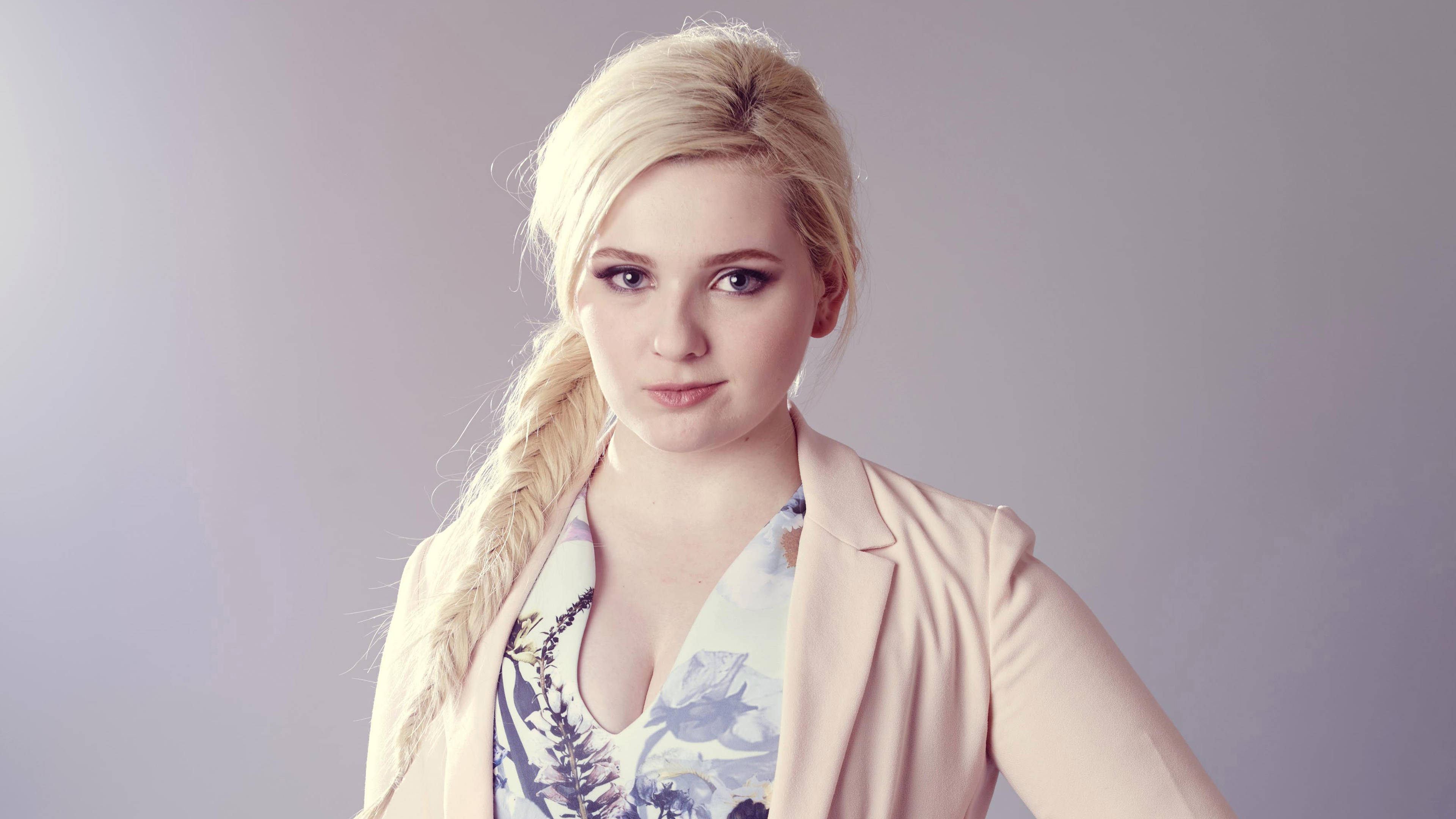 Abigail Breslin, Annual Summer TCA 2015, floral top, 4K Desktop Wallpaper