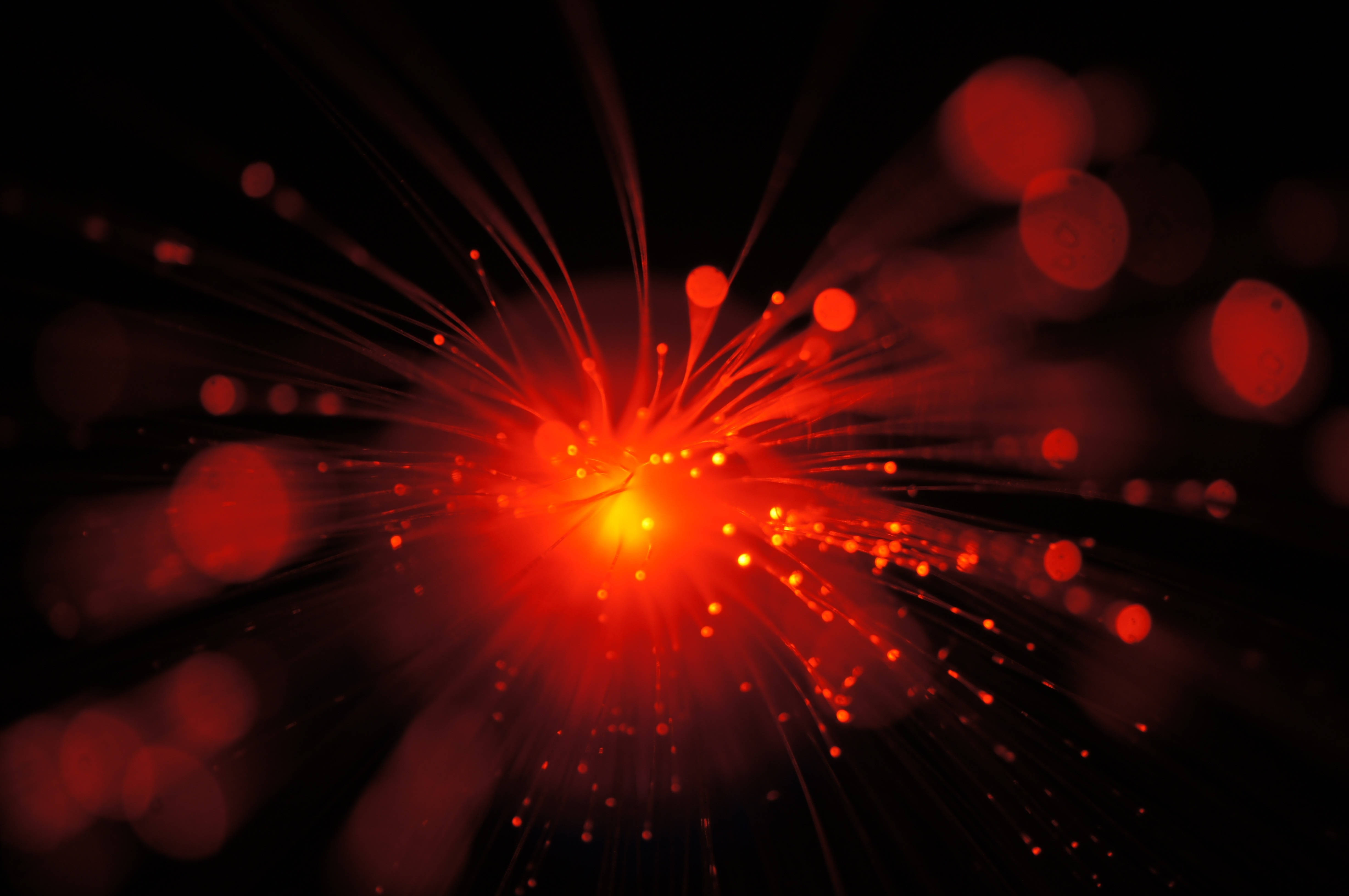 red explosion, fiery red light, central core, 4K Desktop Wallpaper