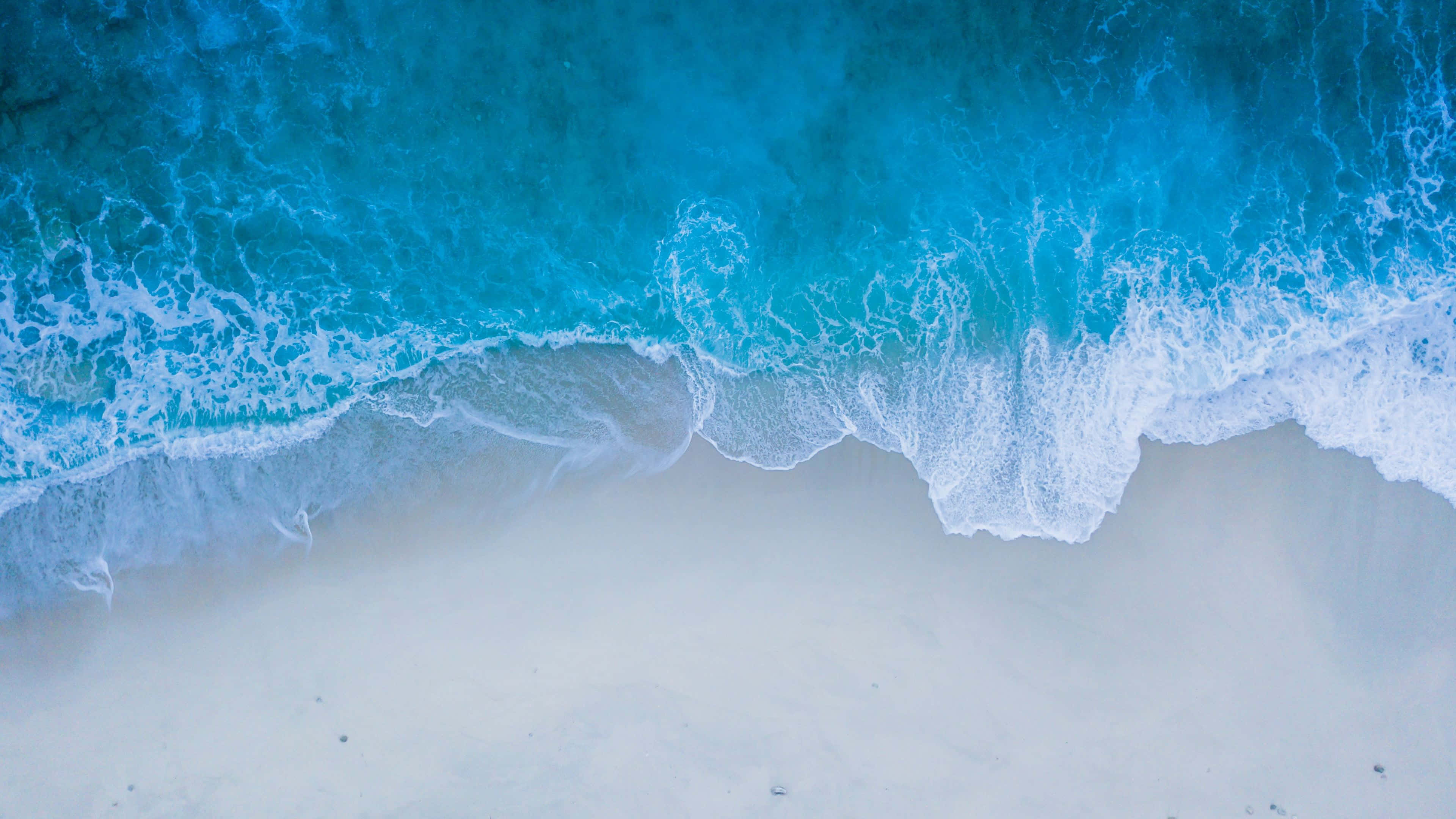 turquoise ocean, crystal clear waters, pristine white sandy beach, 4K Desktop Wallpaper